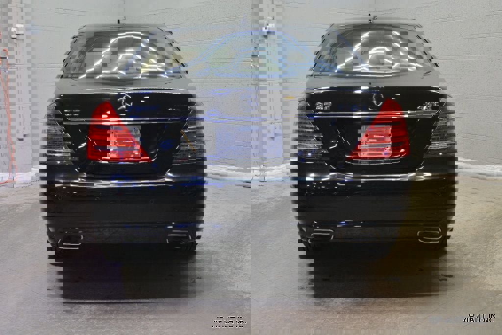 Used 2010 Mercedes-Benz S 550 4MATIC image 6