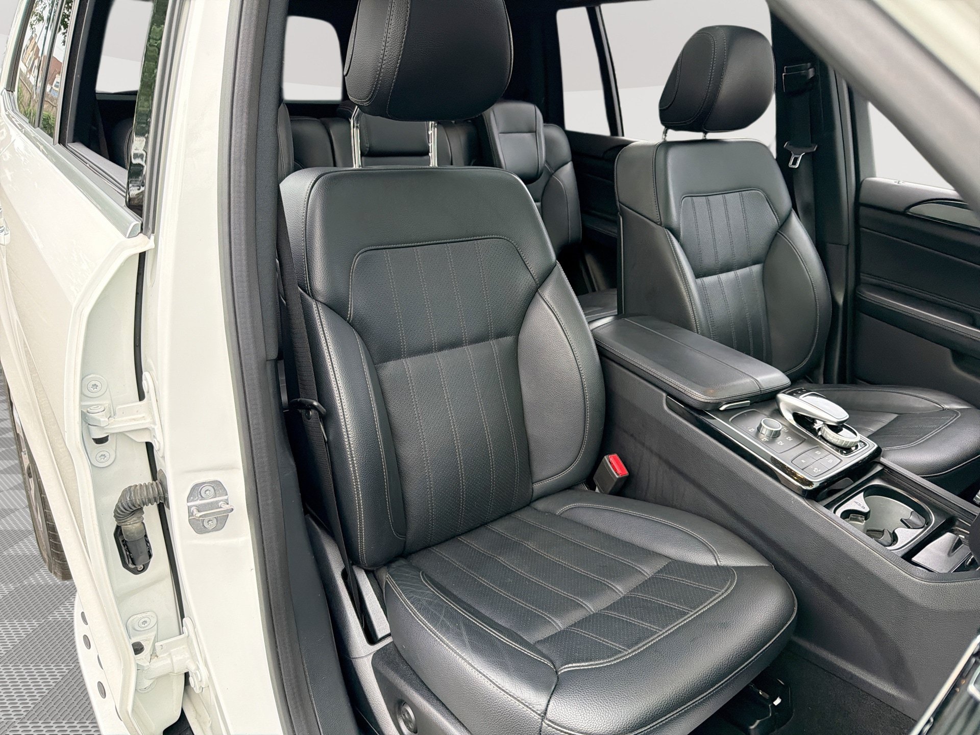 Used 2019 Mercedes-Benz GLS 450 4MATIC w/ Premium 1 Package image 28