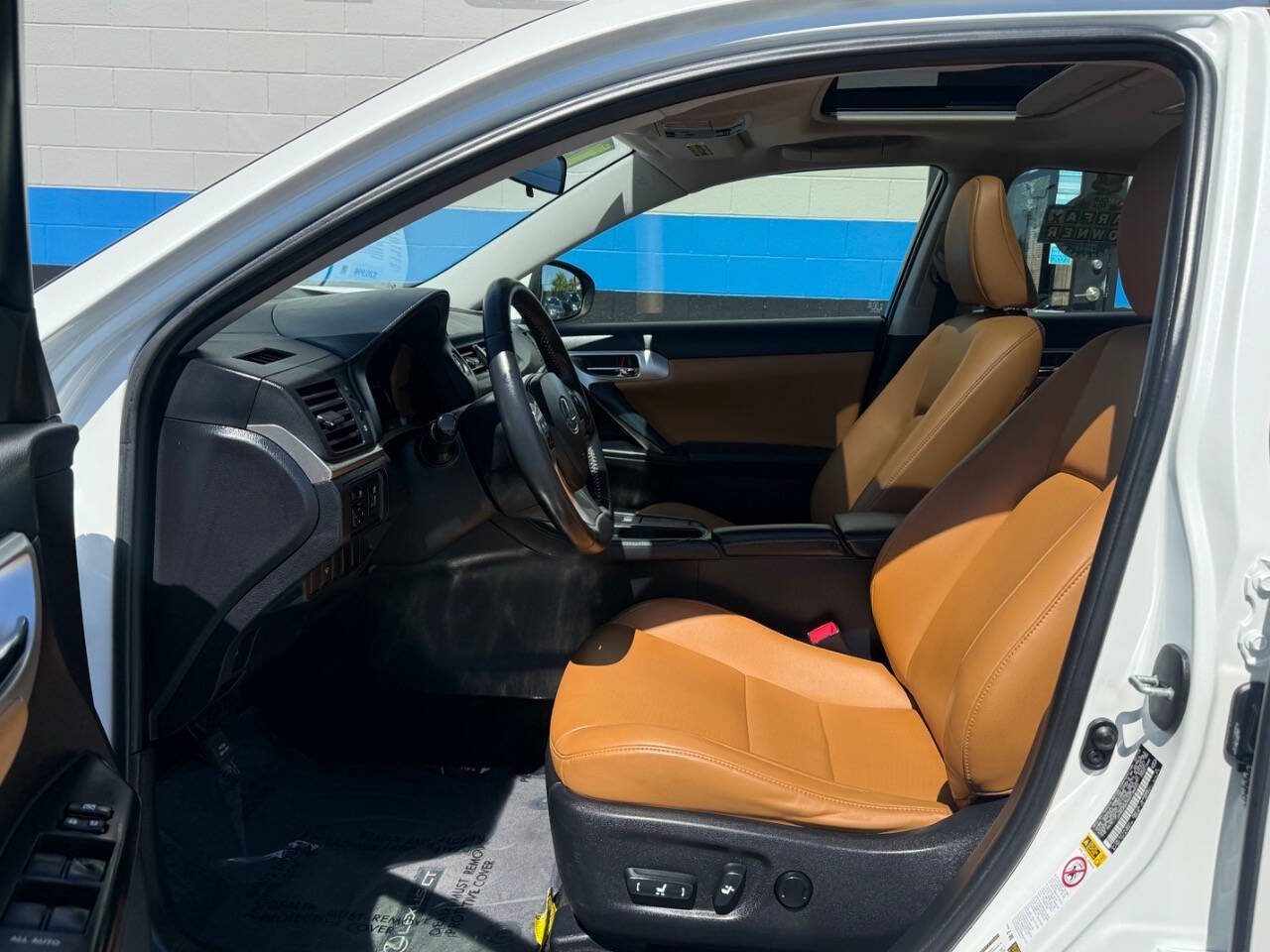 Used 2013 Lexus CT 200h FWD image 9