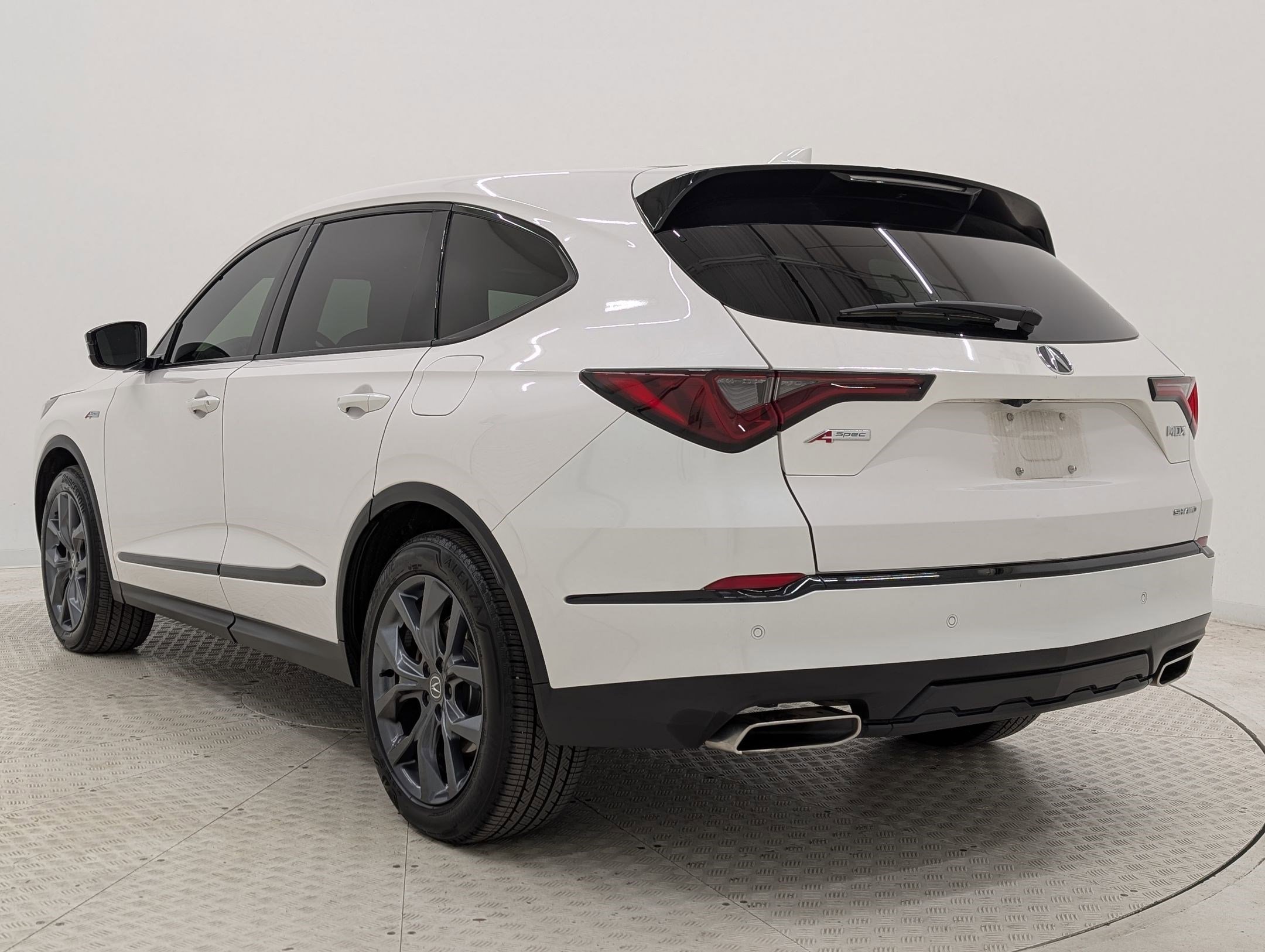 Used 2023 Acura MDX A-Spec image 3