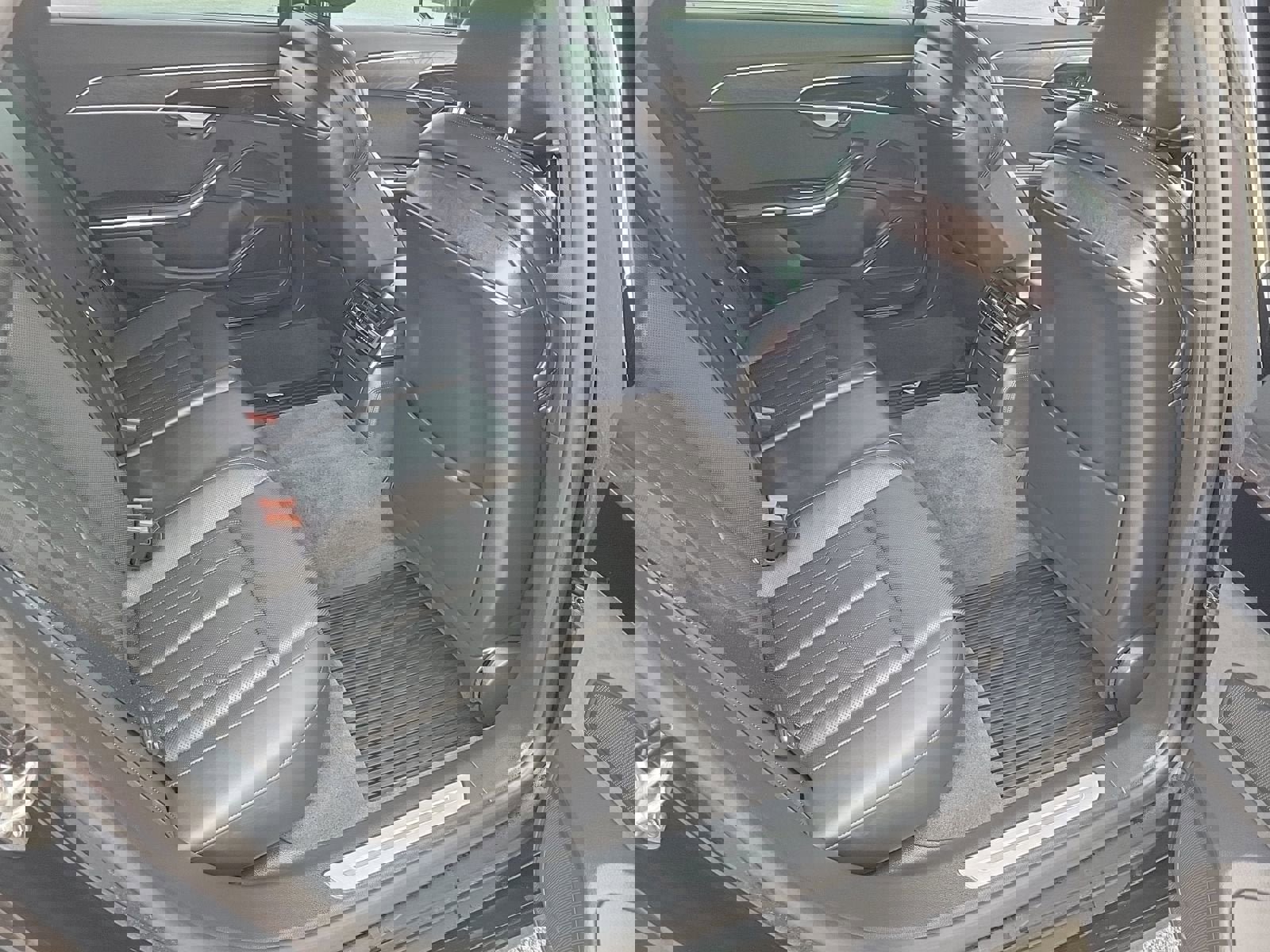 Used 2022 Audi A8 L 3.0T w/ Executive Package image 12