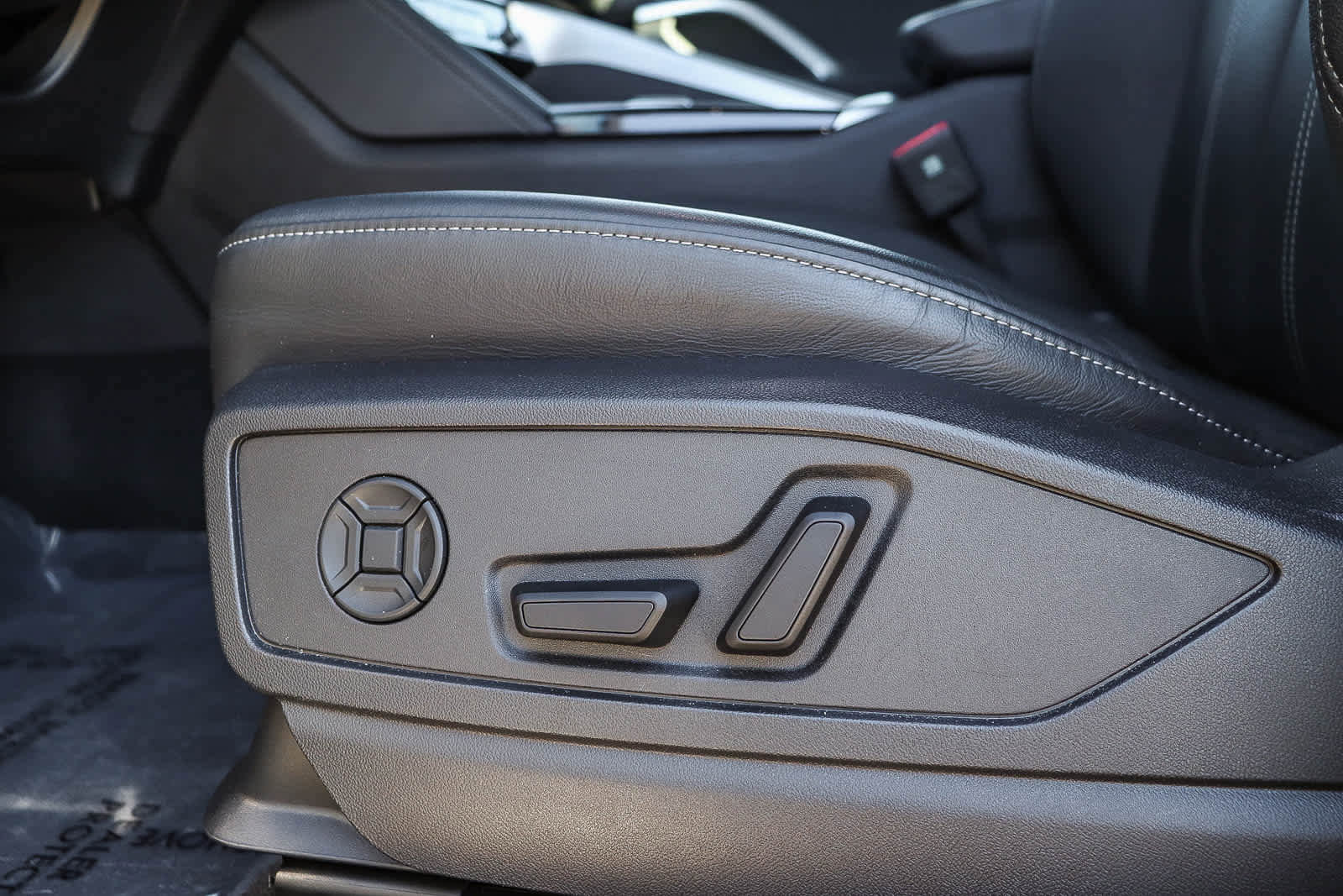 Used 2025 Audi Q5 Premium w/ Convenience Package image 25