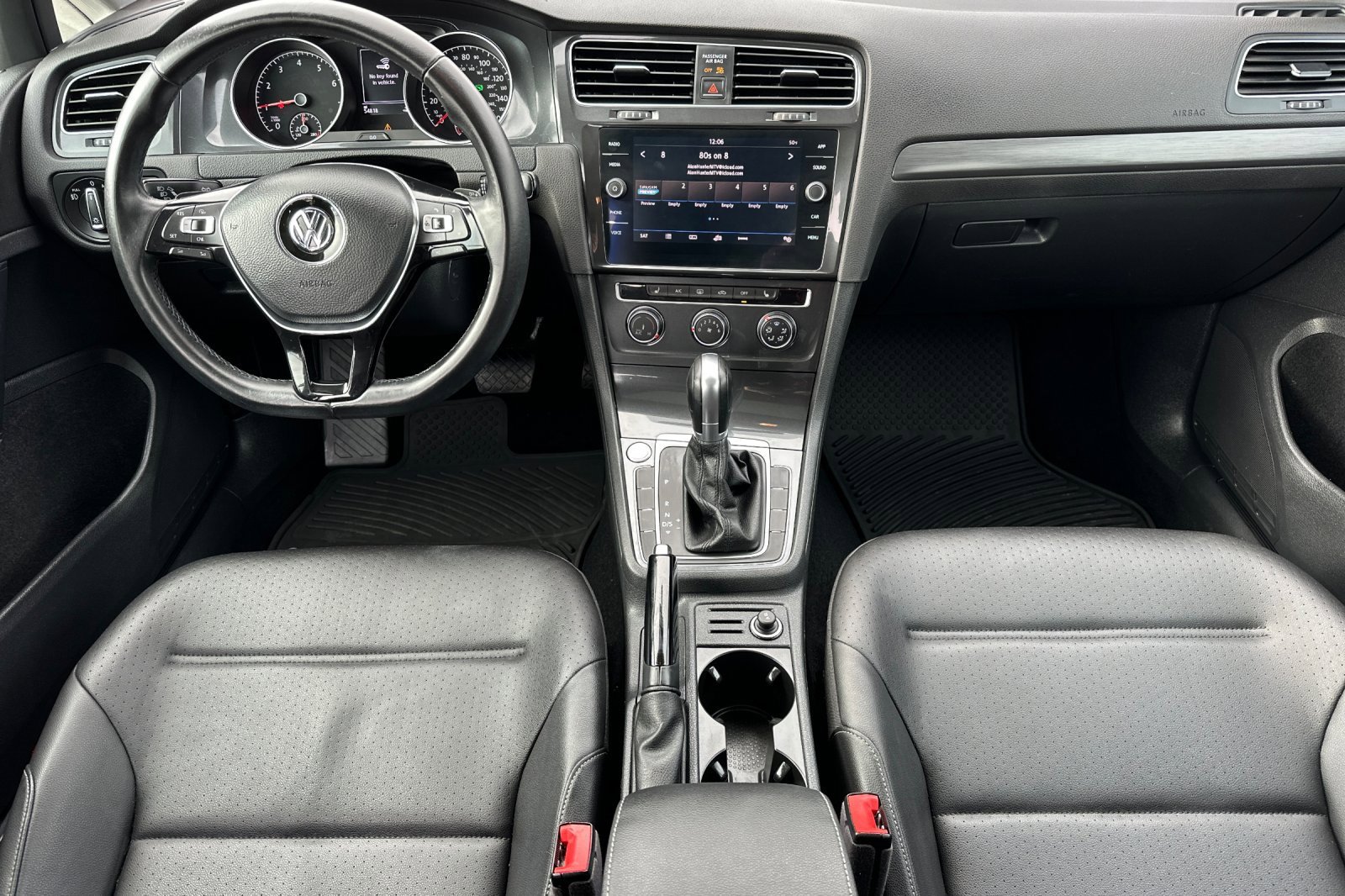 Used 2018 Volkswagen Golf SE image 13