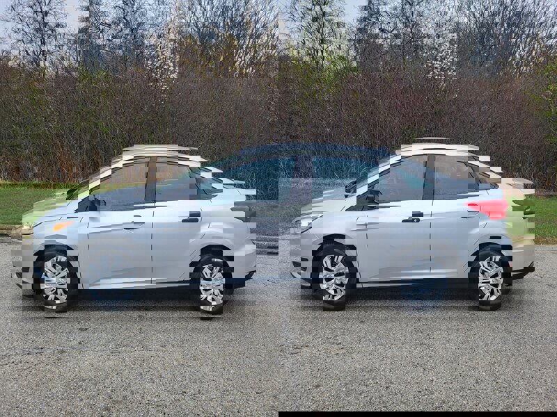 Used 2017 Ford Focus S image 3