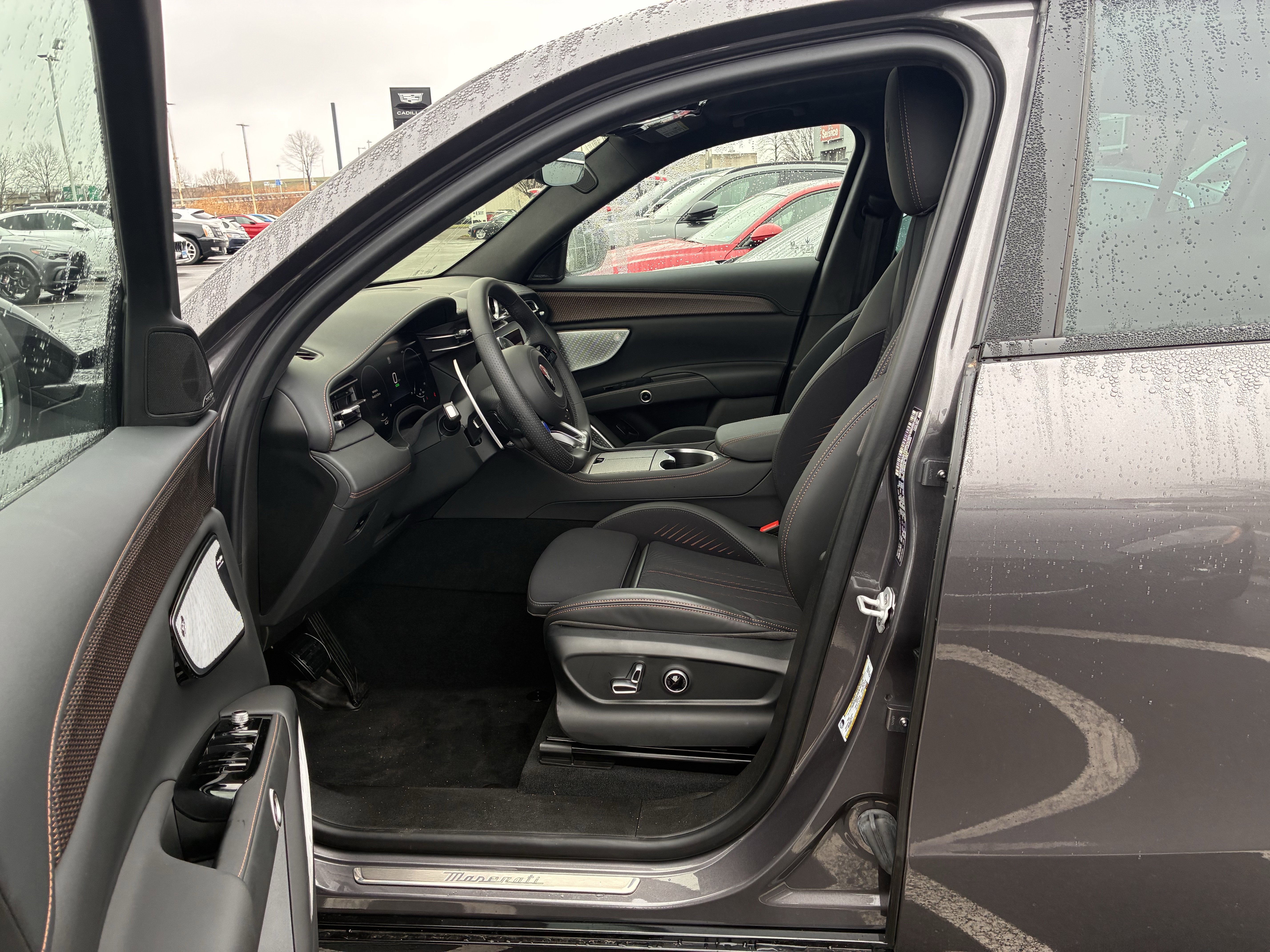 Used 2025 Maserati Grecale Folgore image 11