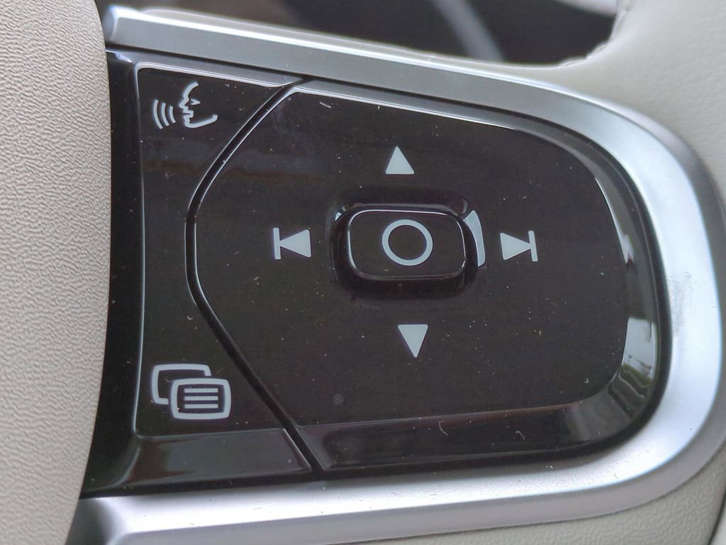 New 2026 Volvo XC90 B6 Ultra w/ Lounge Package AWD/4WD image 21
