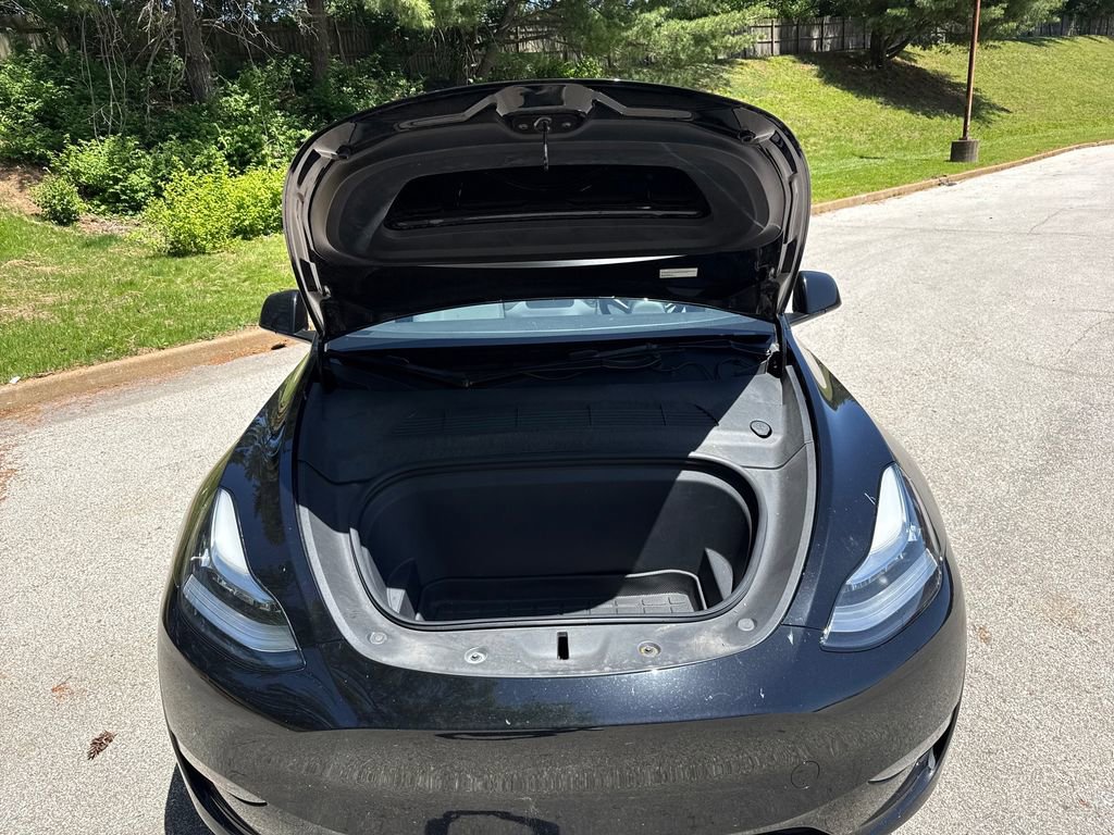 Used 2022 Tesla Model Y Long Range AWD/4WD image 28