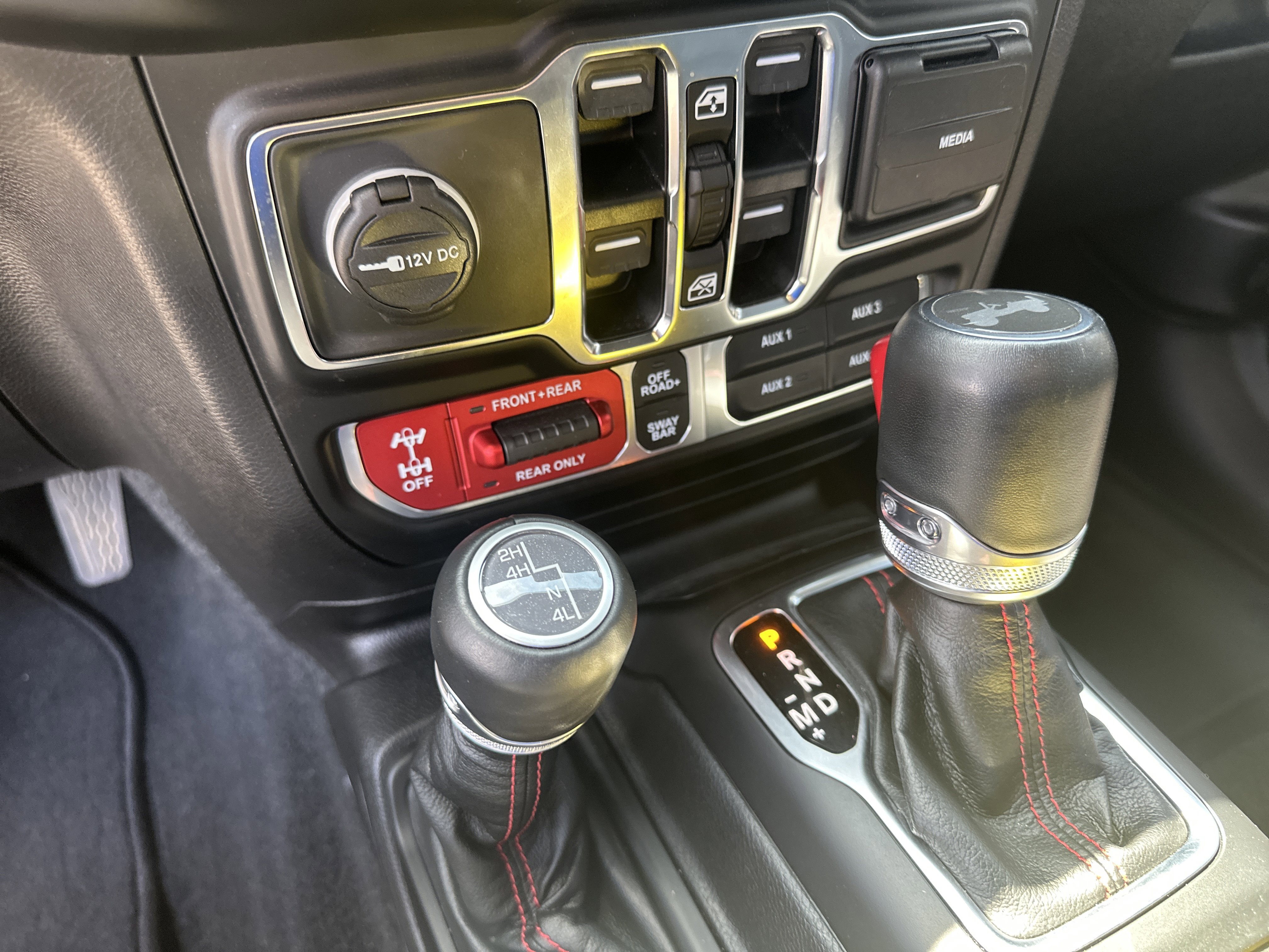 Used 2023 Jeep Wrangler Unlimited Rubicon w/ LED Lighting Group AWD/4WD image 36