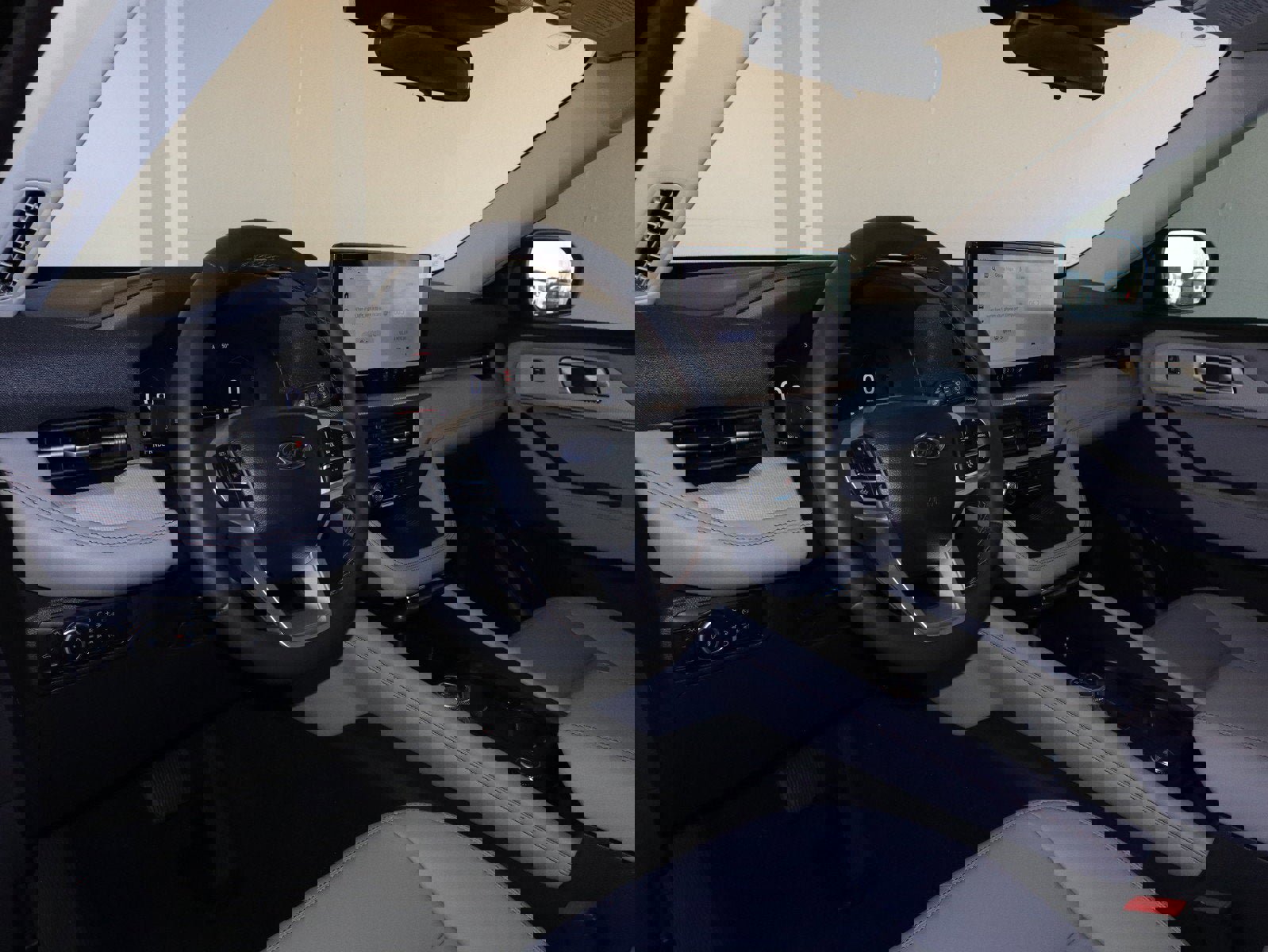 New 2025 Ford Explorer Active w/ Active Comfort Package image 21