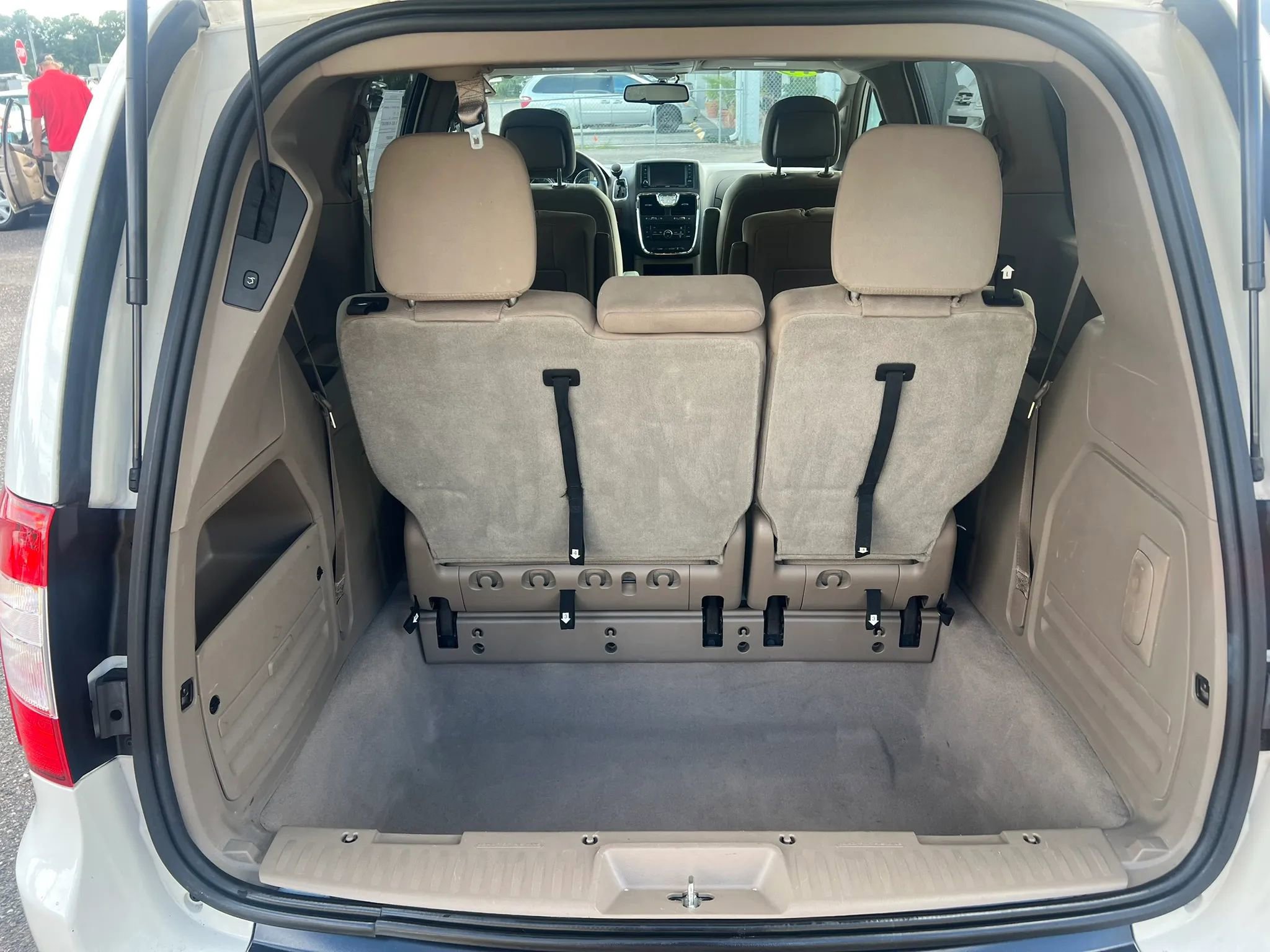 Used 2011 Chrysler Town & Country Touring w/ Trailer Tow Group FWD image 16