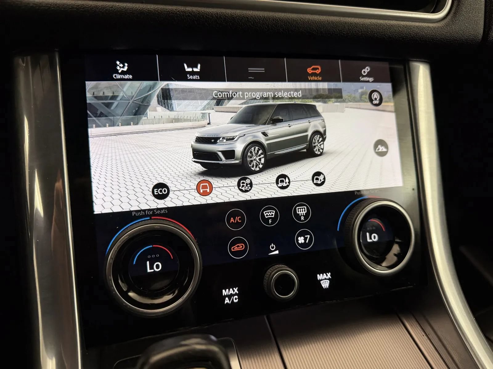 Used 2018 Land Rover Range Rover Sport HSE AWD/4WD image 29