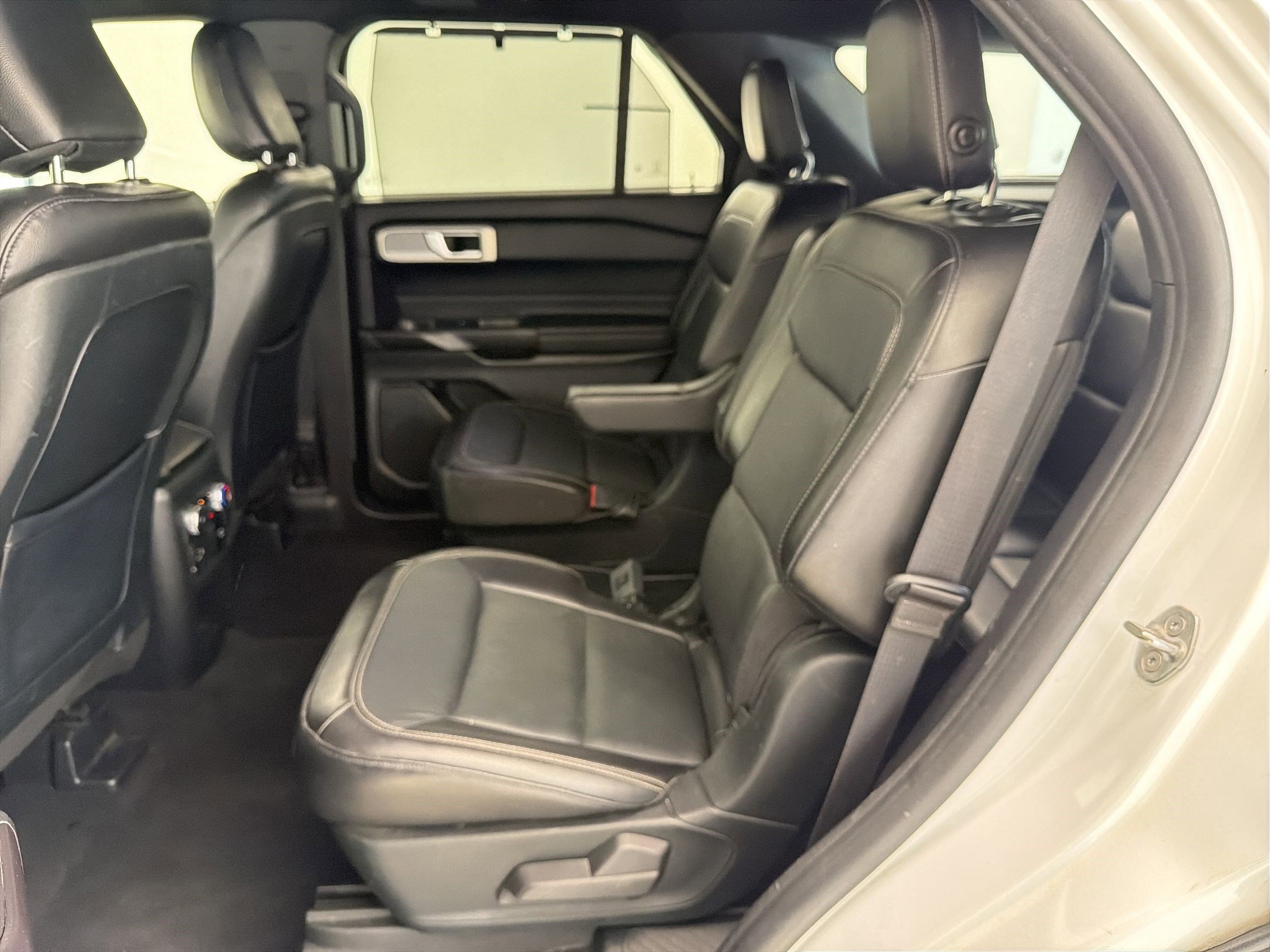 Used 2020 Ford Explorer Limited image 14