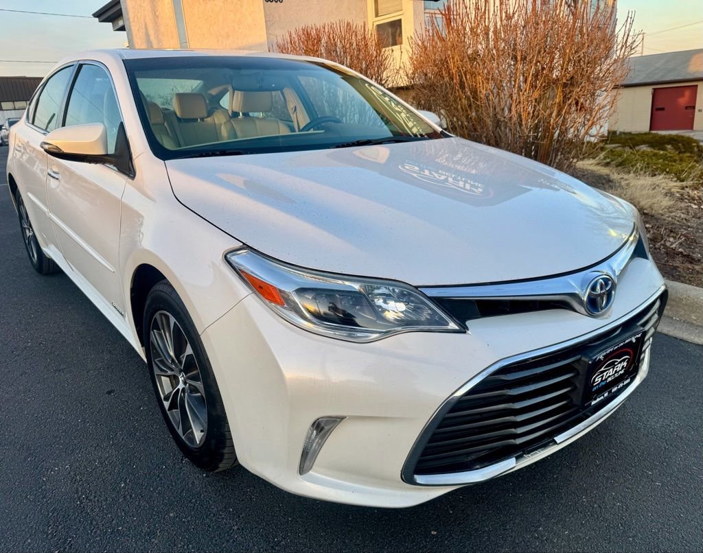 Used 2016 Toyota Avalon XLE Plus image 2