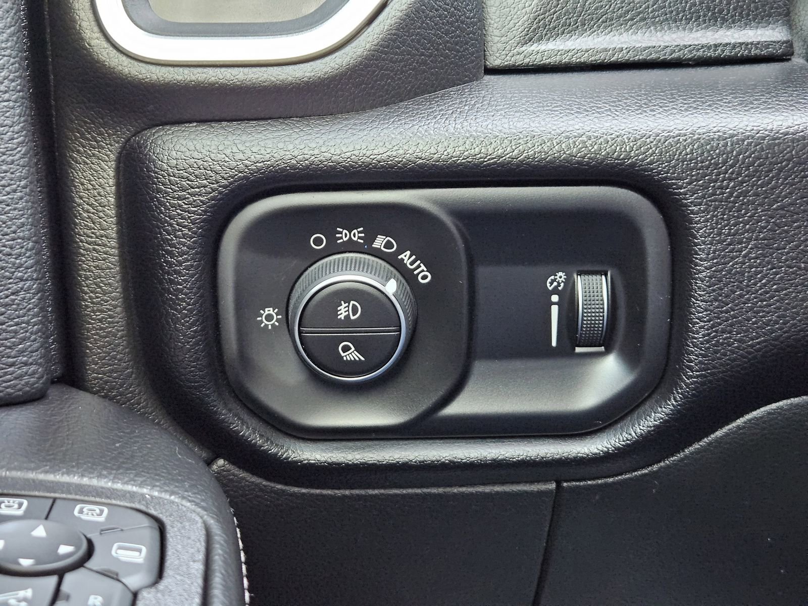 New 2026 RAM 3500 Big Horn AWD/4WD image 25