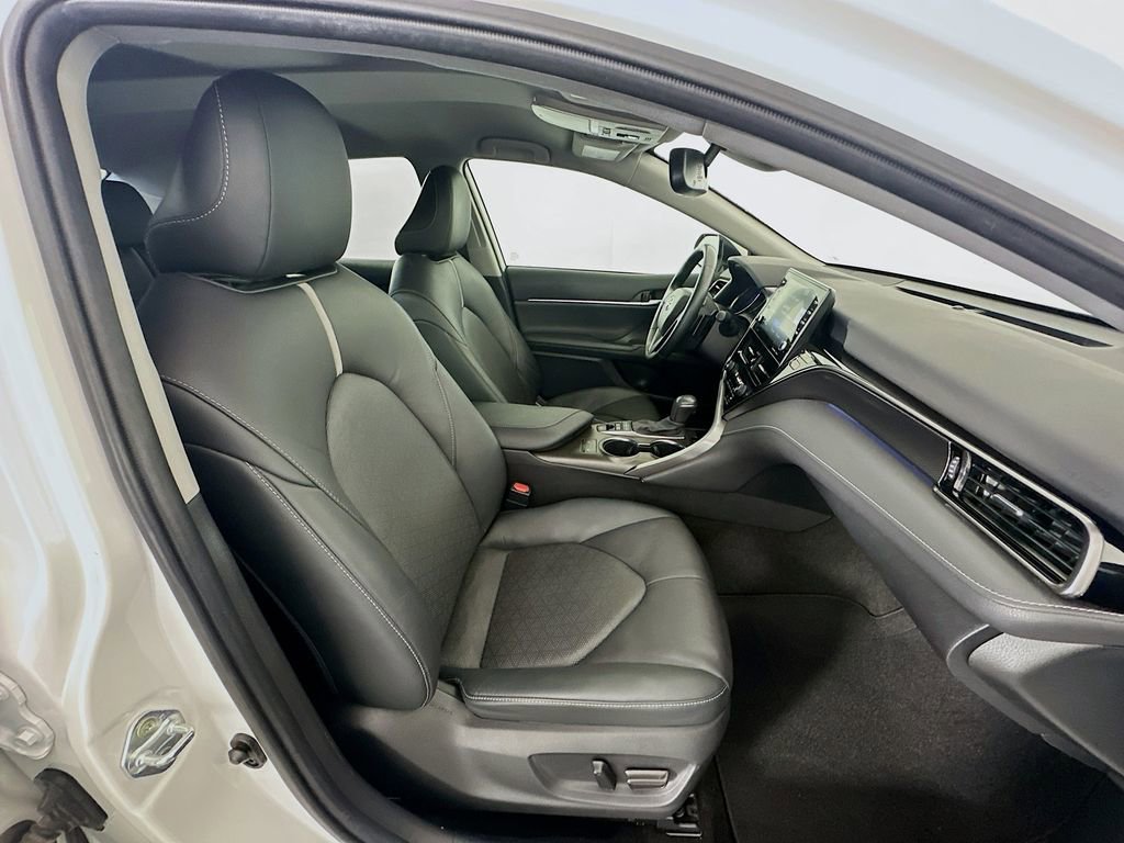 Used 2021 Toyota Camry XSE w/ Cold Weather Package image 27