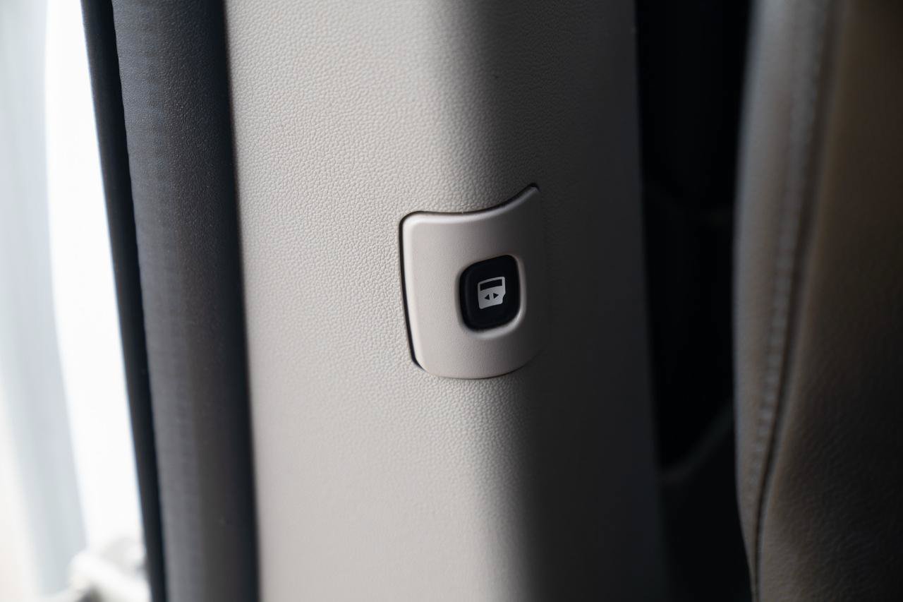 Used 2019 Dodge Grand Caravan SXT FWD image 24
