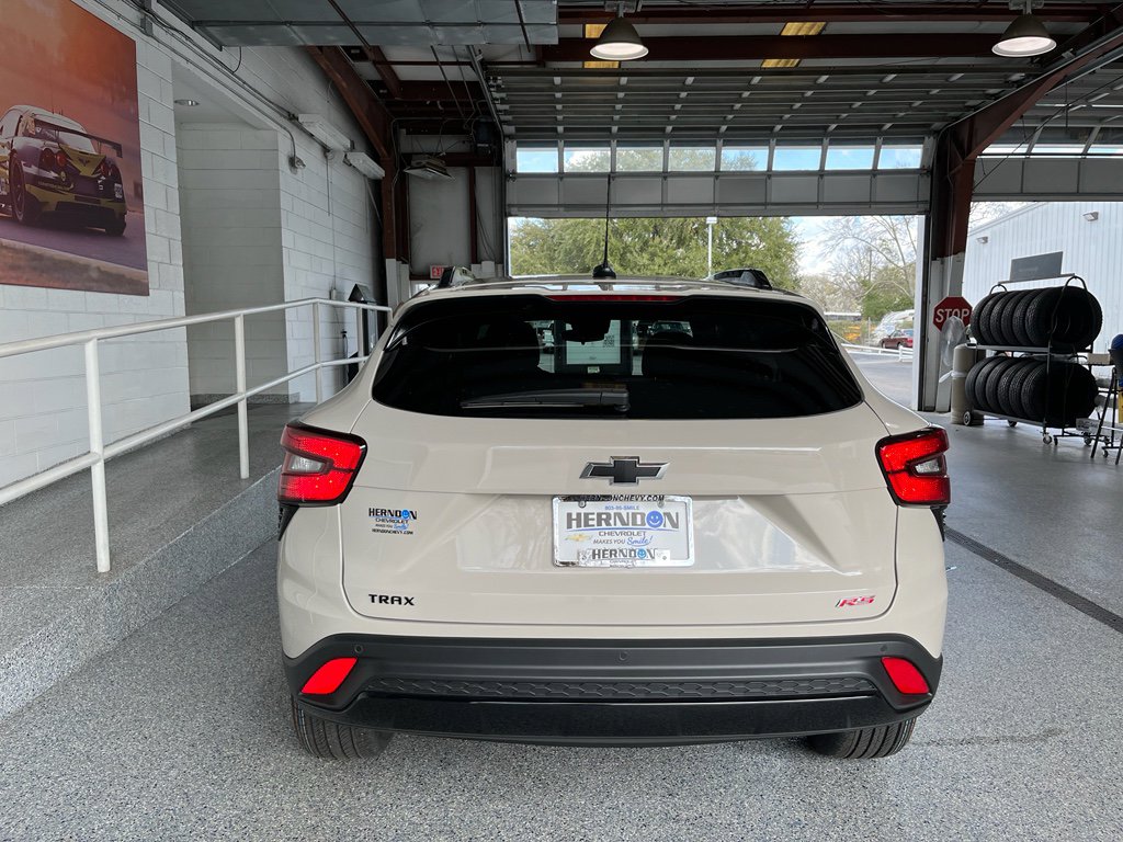 New 2026 Chevrolet Trax RS w/ Sunroof Package FWD image 7