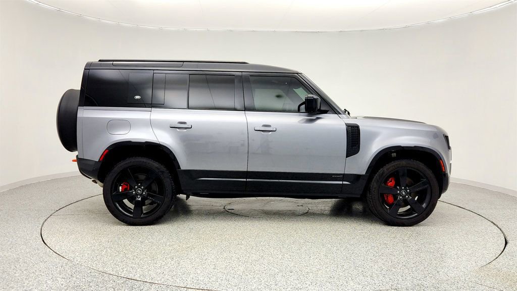 Used 2023 Land Rover Defender 110 X image 4
