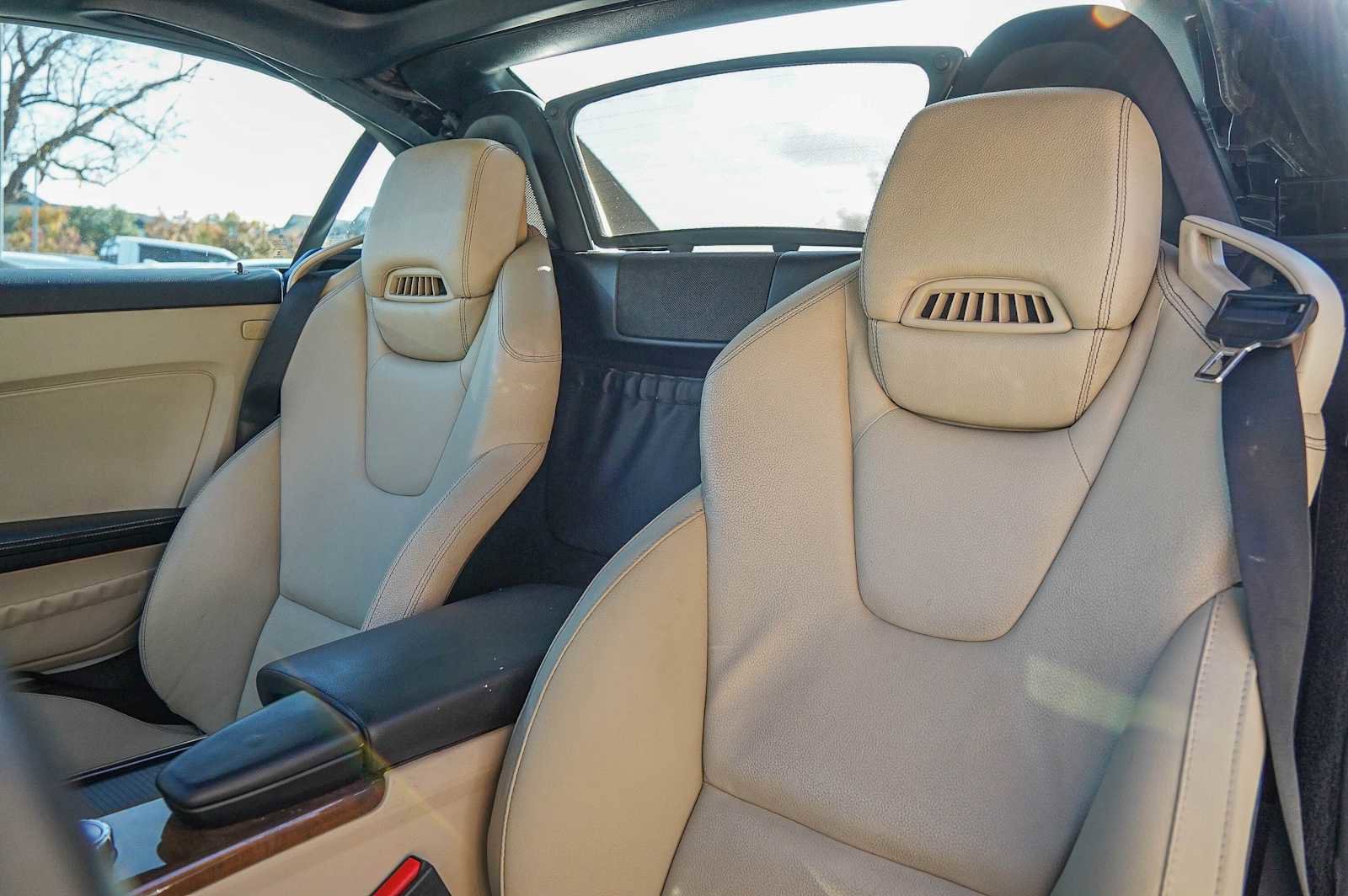 Used 2015 Mercedes-Benz SLK 250 w/ Premium Package image 11