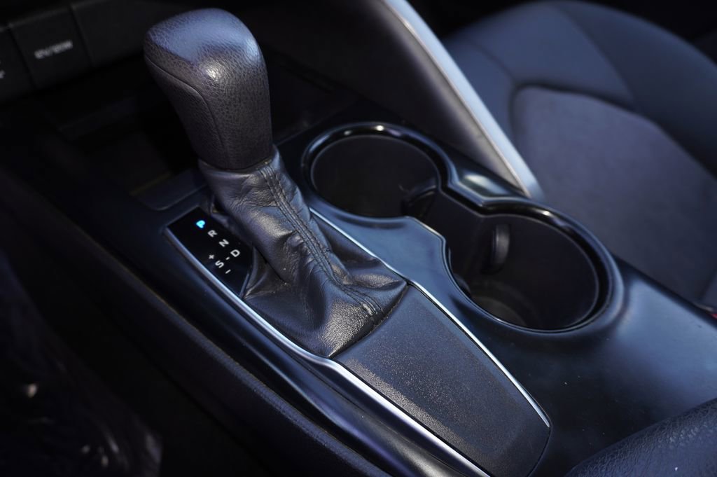 Certified 2018 Toyota Camry LE FWD image 15