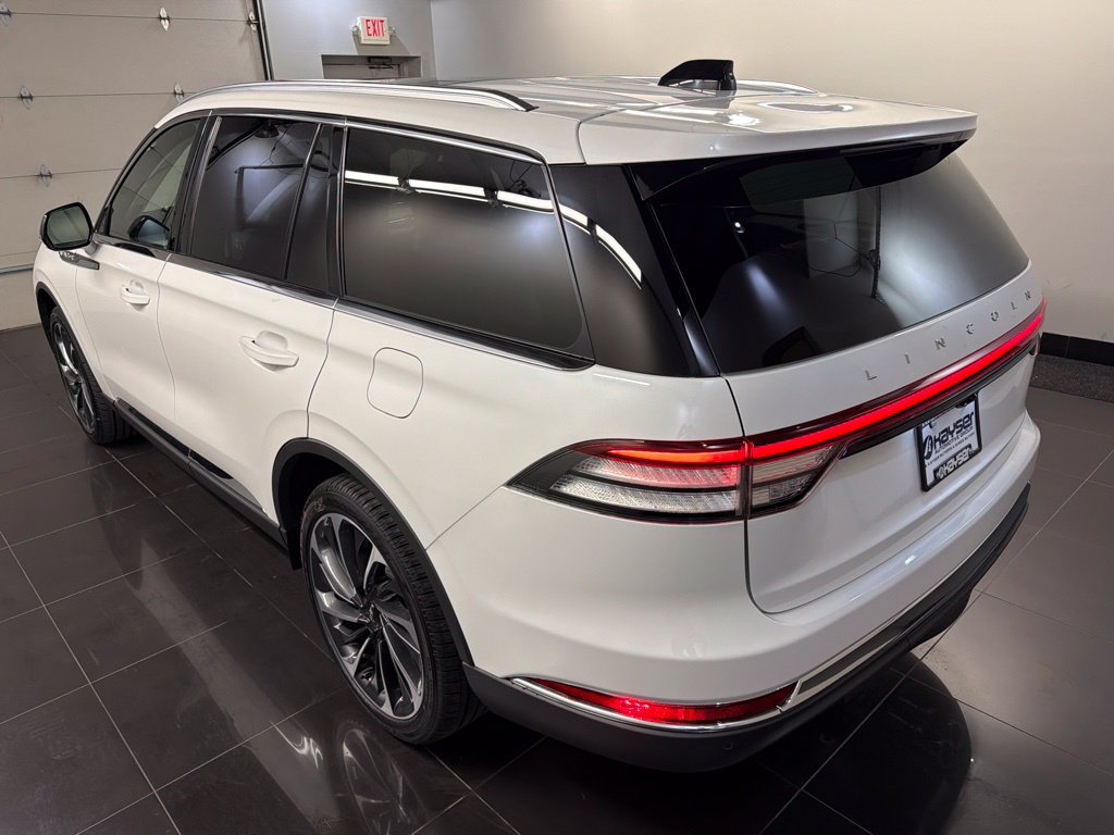 New 2027 Lincoln Aviator Reserve AWD/4WD image 4