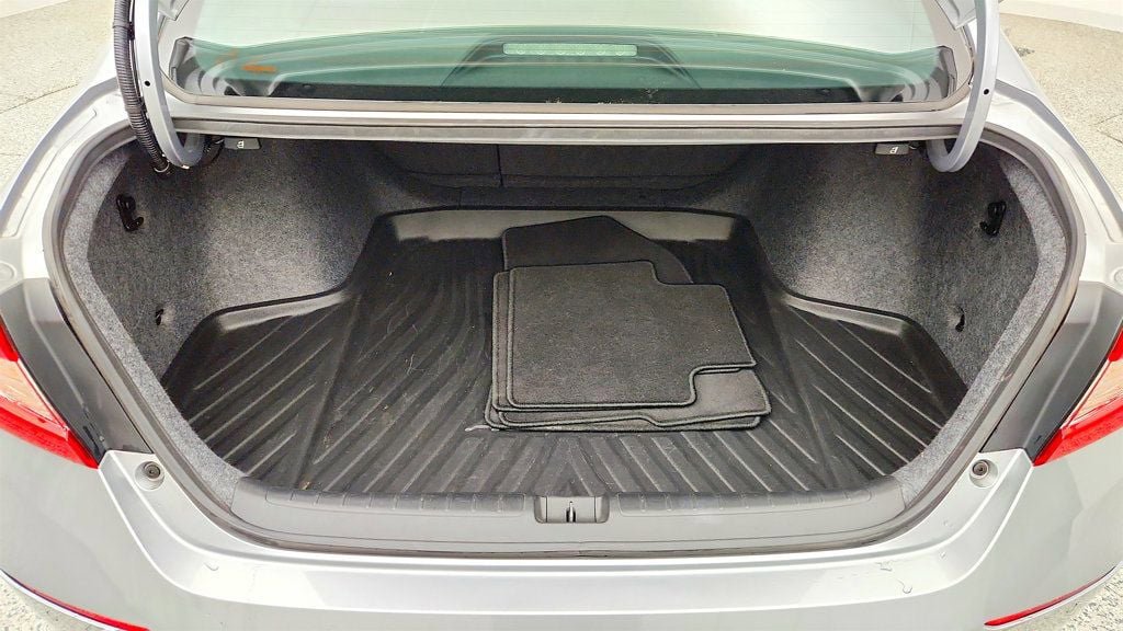 Used 2018 Honda Accord Touring image 21