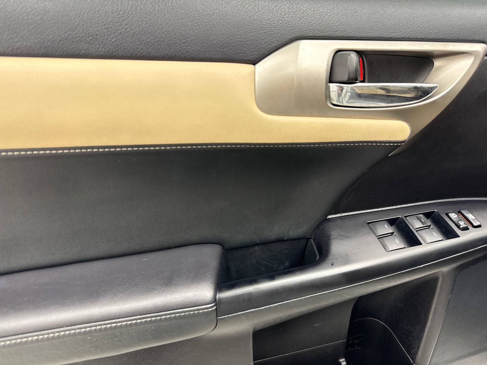 Used 2016 Lexus CT 200h w/ Accessory Package 2 FWD image 33