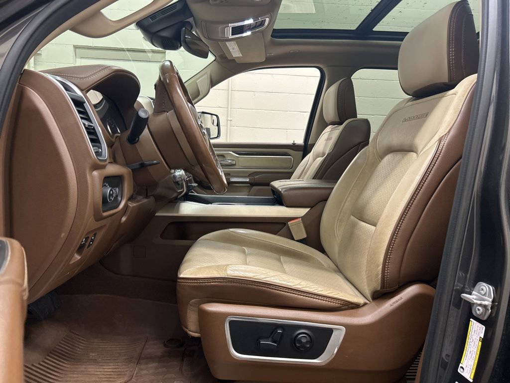 Used 2019 RAM 1500 Laramie AWD/4WD image 7