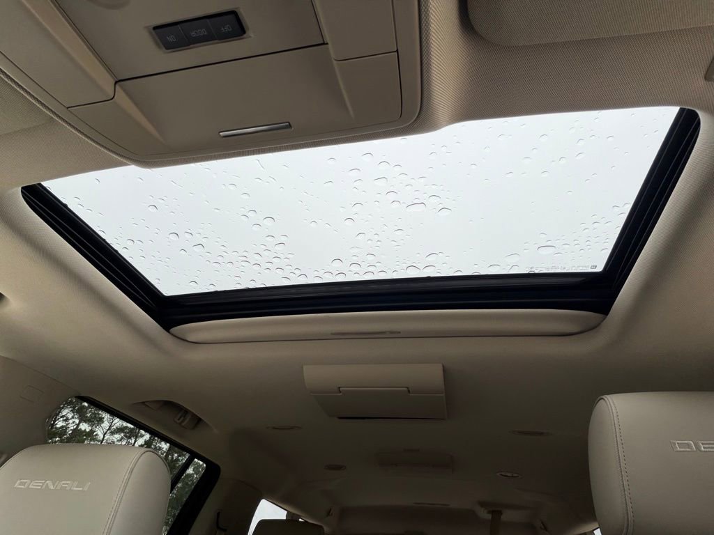 Used 2015 GMC Yukon XL Denali w/ Premium Package image 24