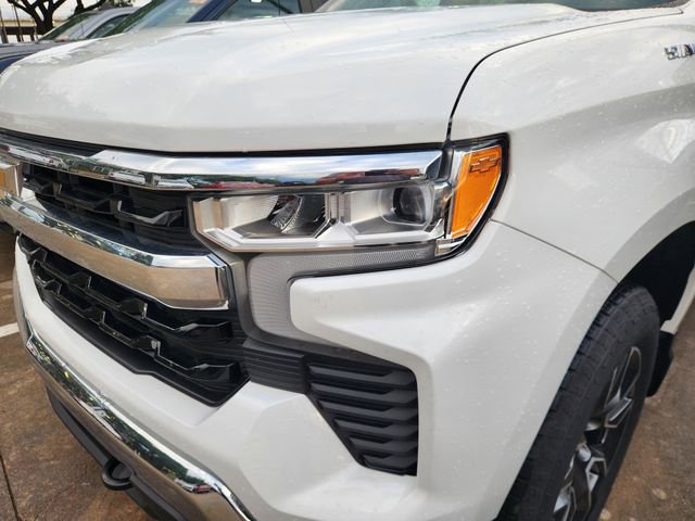 Used 2024 Chevrolet Silverado 1500 LT AWD/4WD image 6