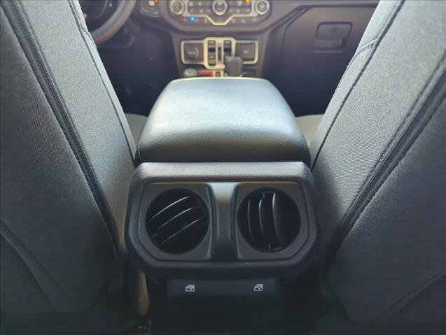 Used 2025 Jeep Wrangler Willys image 16