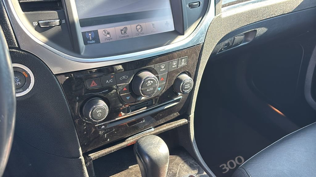 Used 2011 Chrysler 300 Limited image 20