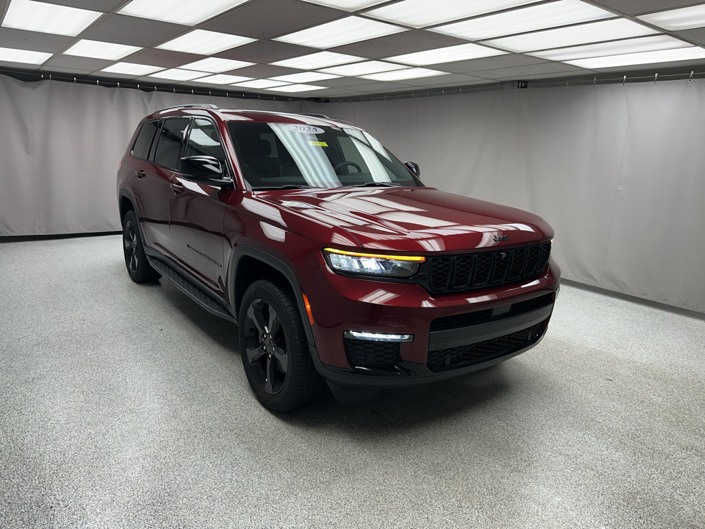 Used 2025 Jeep Grand Cherokee L Limited w/ Luxury Tech Group II AWD/4WD image 5