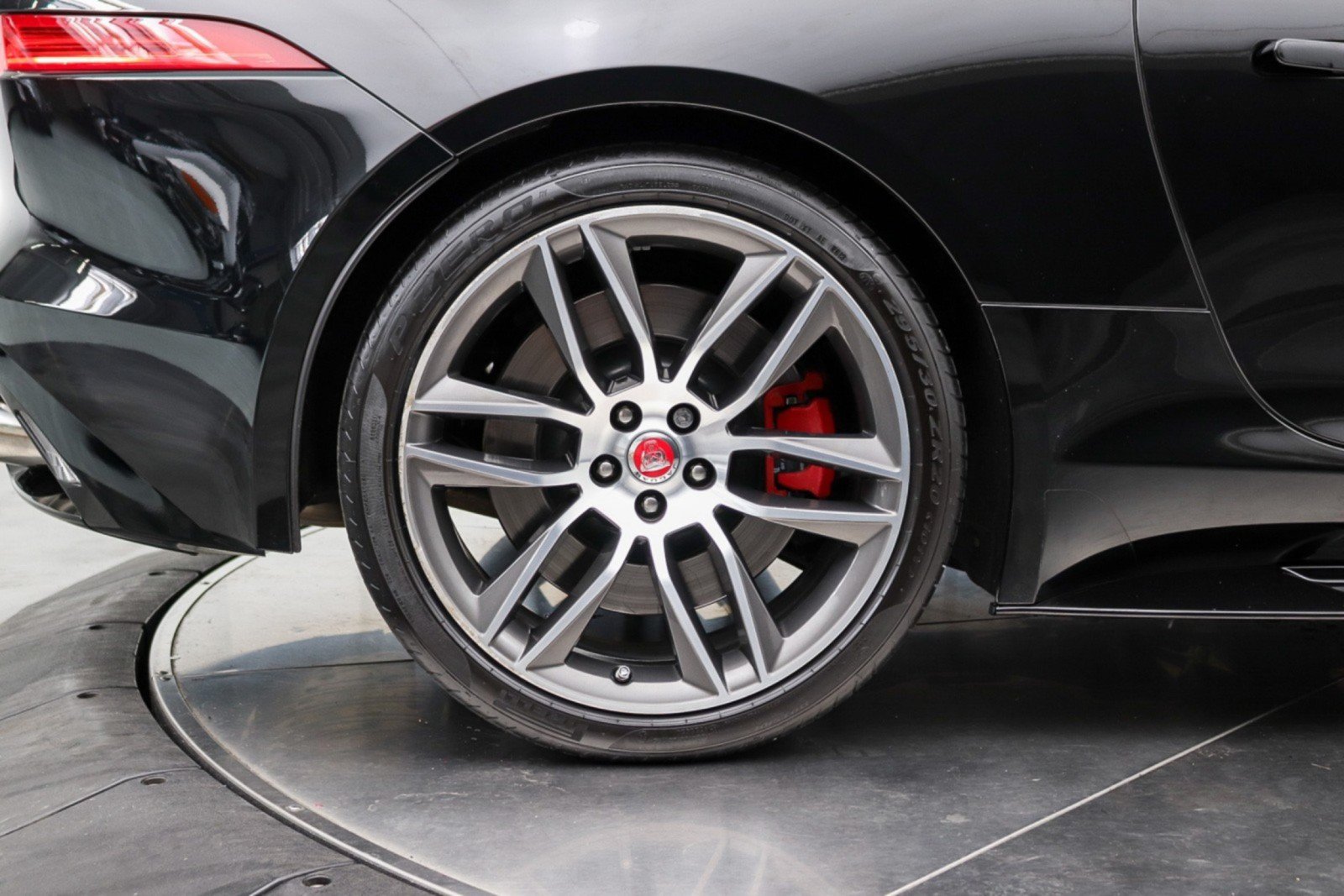Used 2017 Jaguar F-TYPE R AWD/4WD image 23