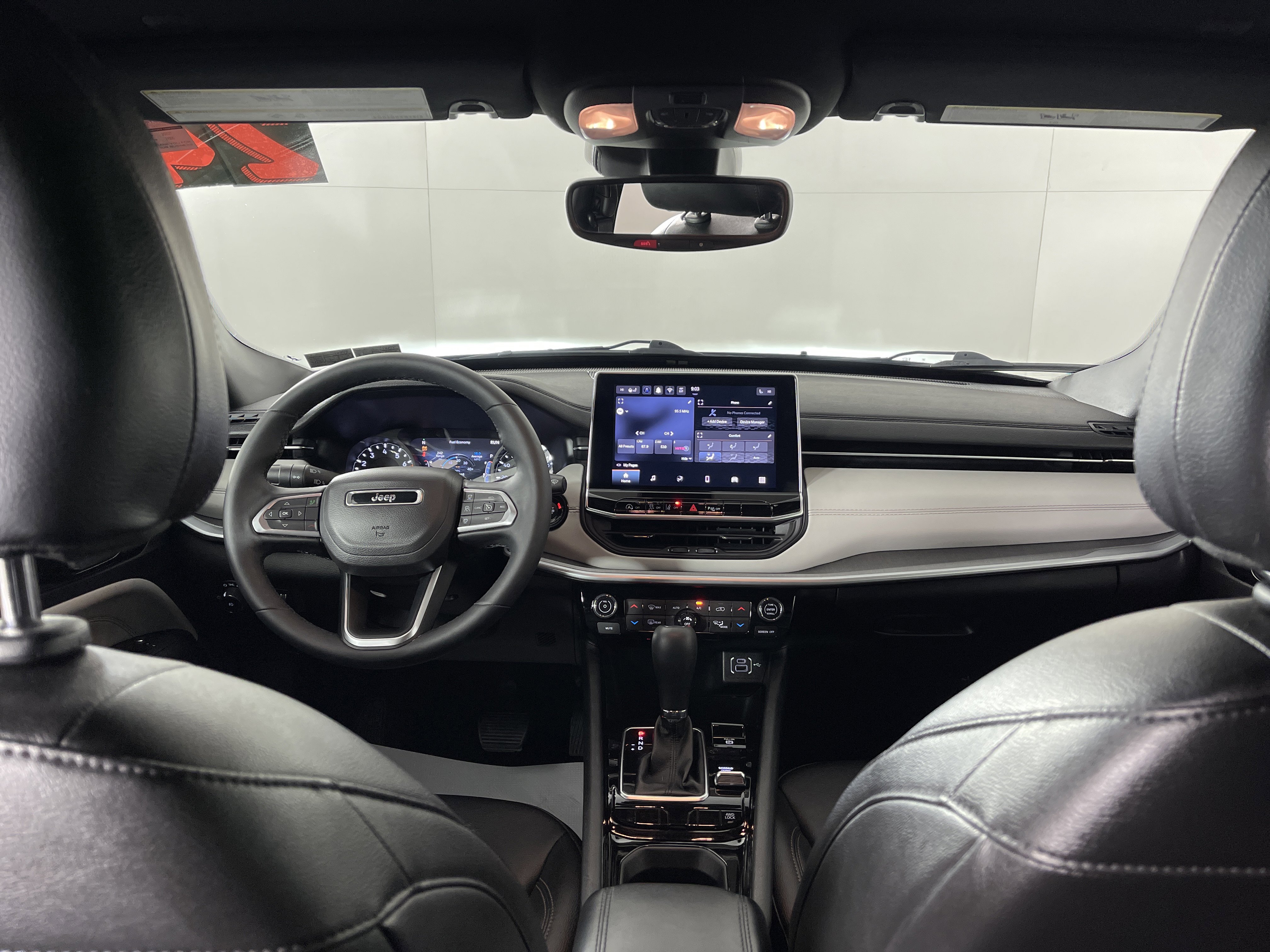 Used 2024 Jeep Compass Limited image 14