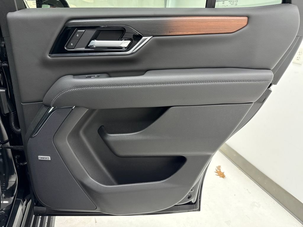 New 2026 GMC Yukon Denali w/ Sun & Power Step Package image 11