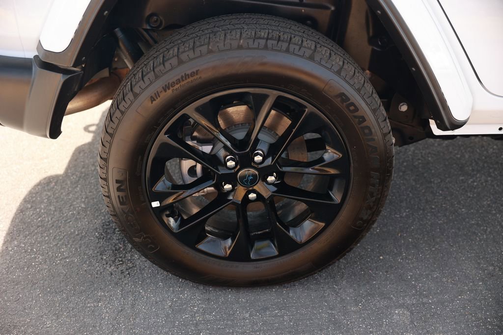 Used 2025 Jeep Wrangler Unlimited Sahara w/ Safety Group image 9