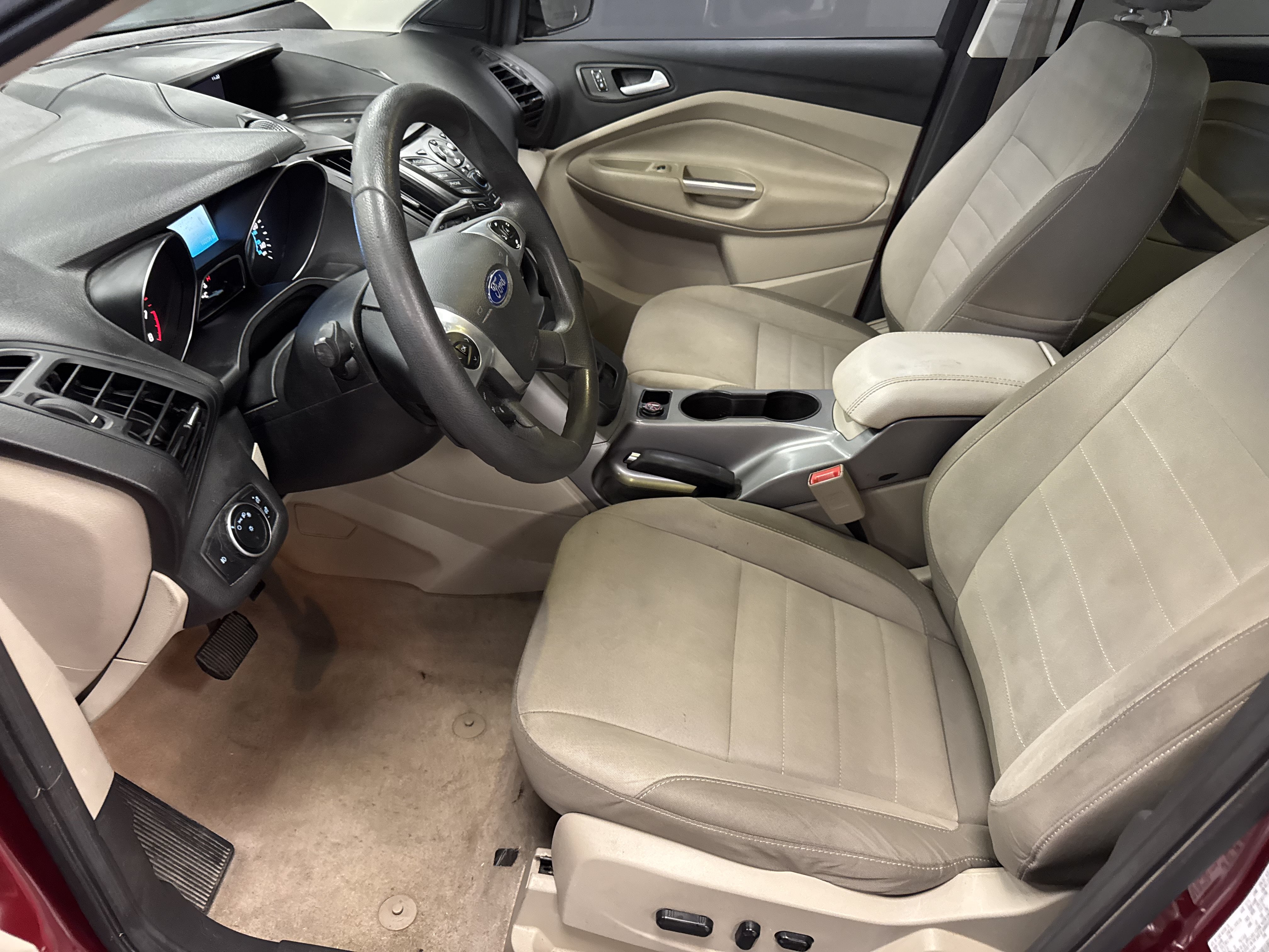 Used 2016 Ford Escape SE FWD image 9