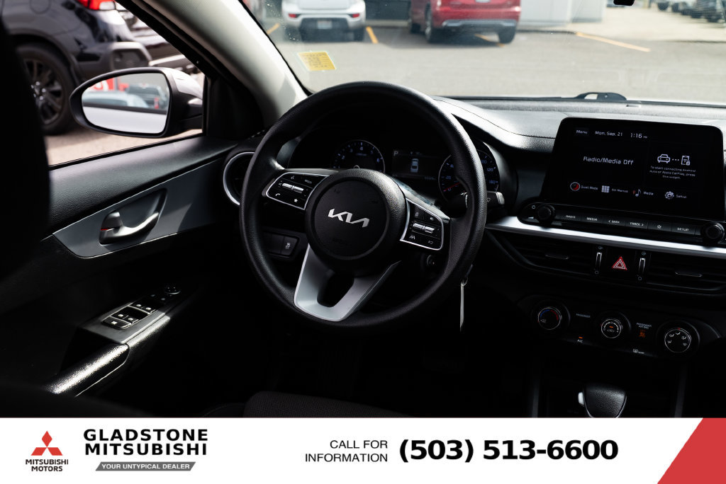 Used 2022 Kia Forte LXS FWD image 9