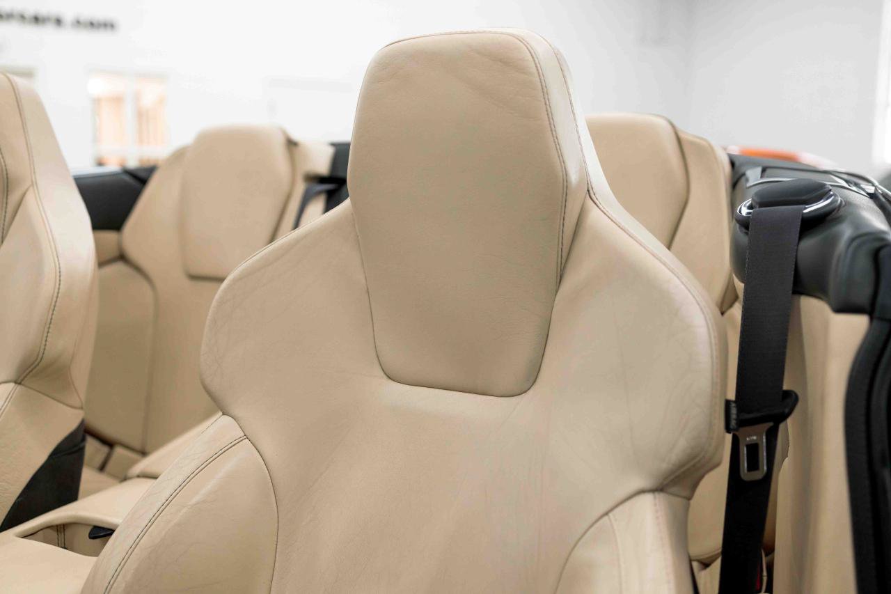 Used 2006 Aston Martin DB9 Volante RWD image 52