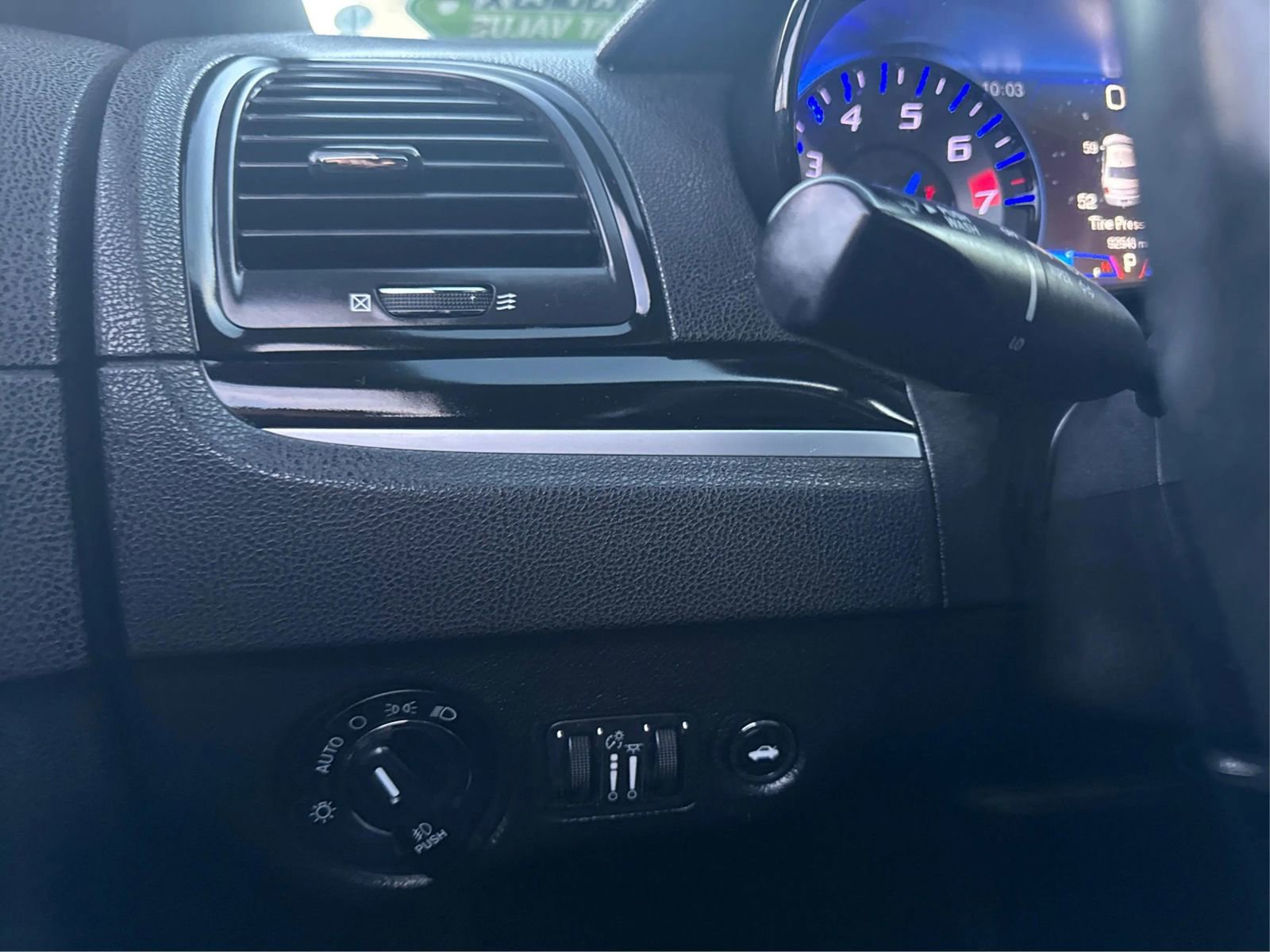 Used 2018 Chrysler 300 S AWD/4WD image 18