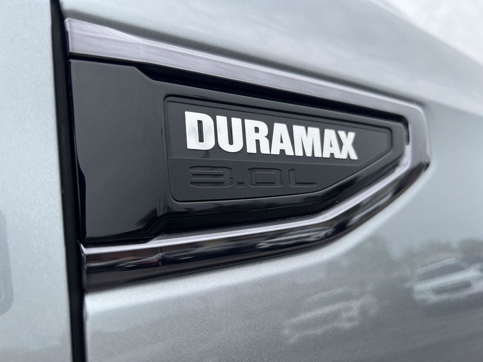 Used 2023 GMC Yukon Denali Ultimate AWD/4WD image 3