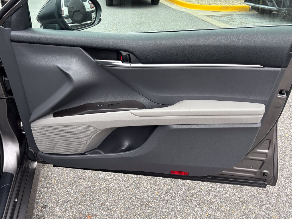 Used 2022 Toyota Camry LE FWD image 36