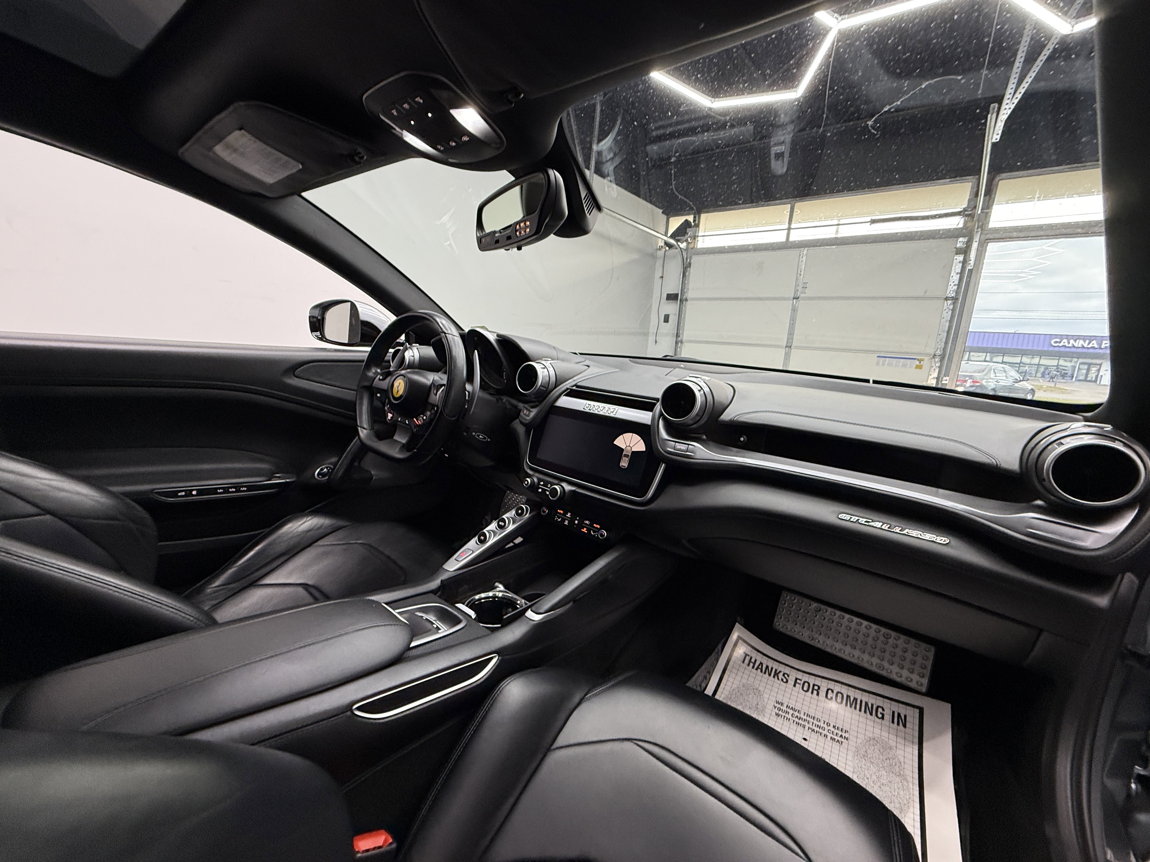 Used 2017 Ferrari GTC4Lusso image 25