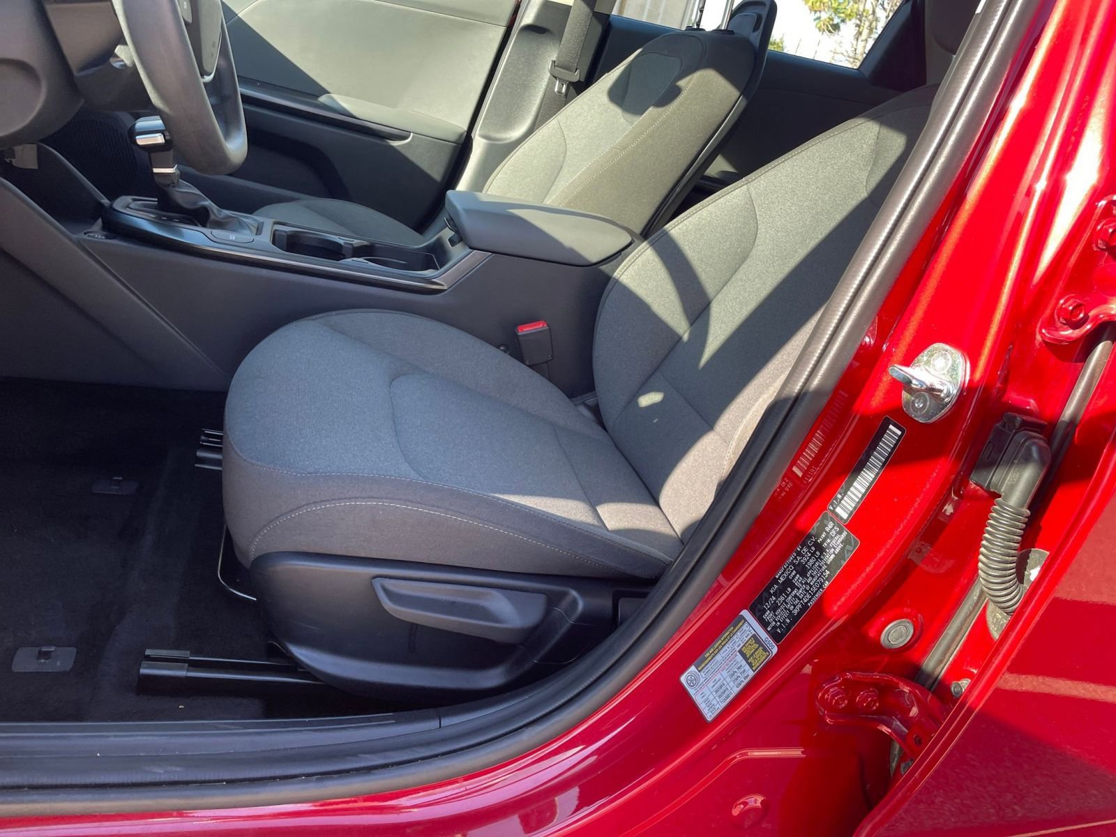 Used 2025 Kia K4 LXS image 29