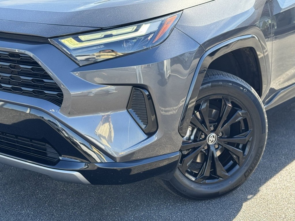 Used 2023 Toyota RAV4 SE image 5