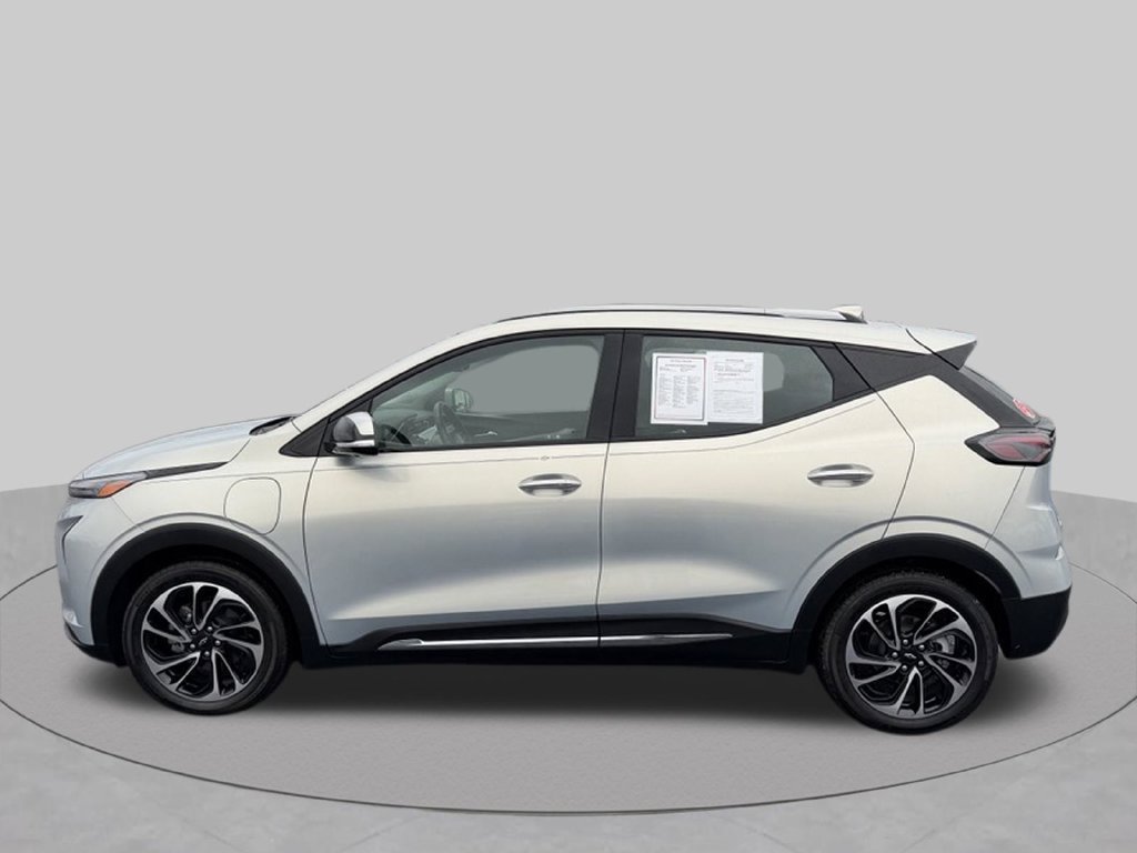 Used 2023 Chevrolet Bolt EUV Premier w/ Sun & Sound Package FWD image 7