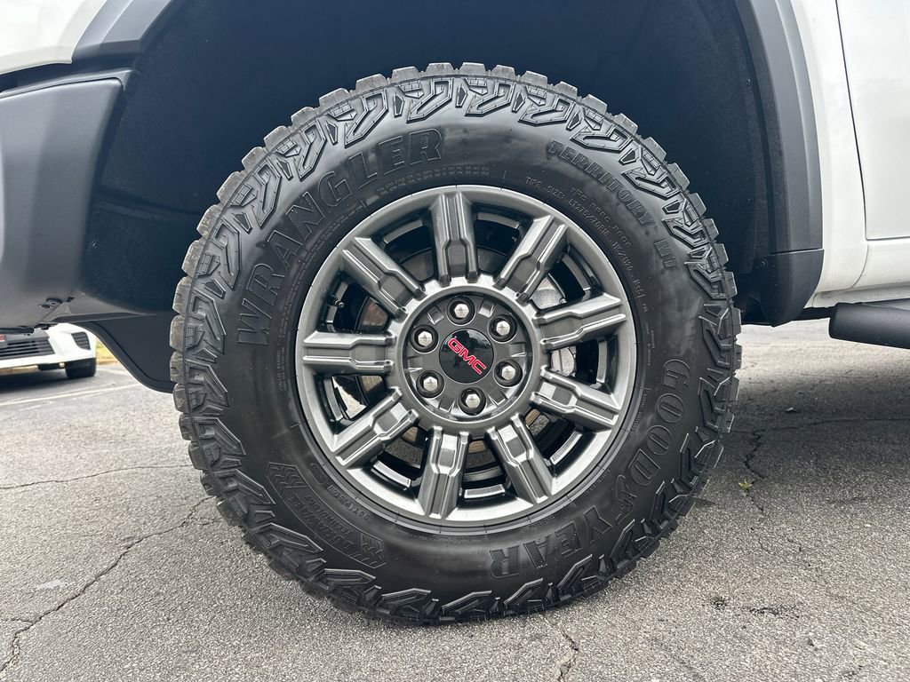 Used 2025 GMC Sierra 1500 AT4X image 12