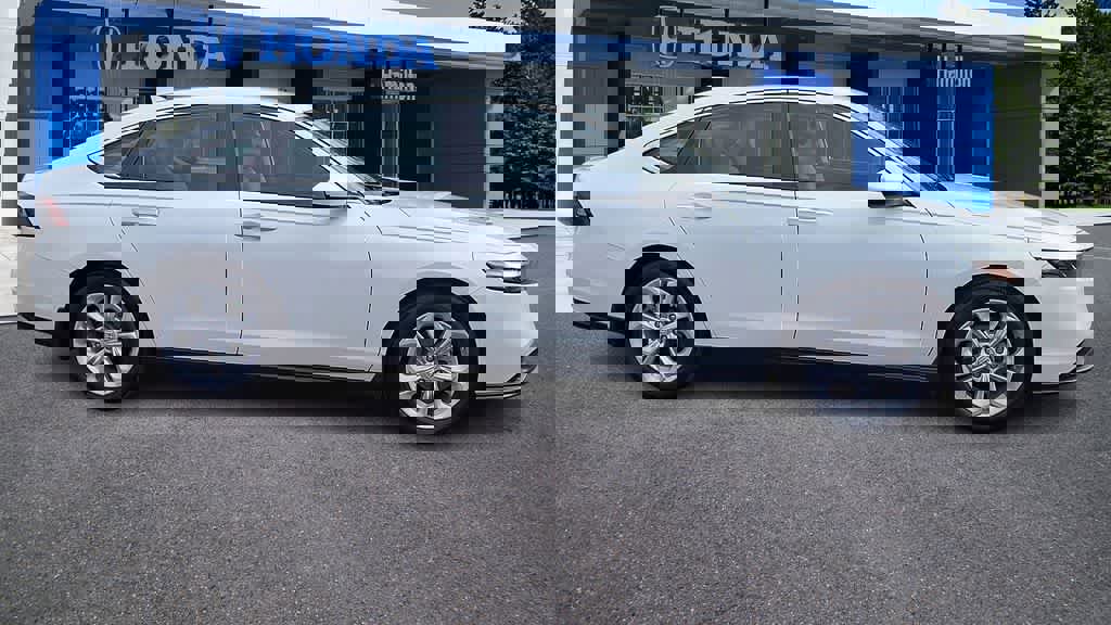 Certified 2023 Honda Accord LX image 9