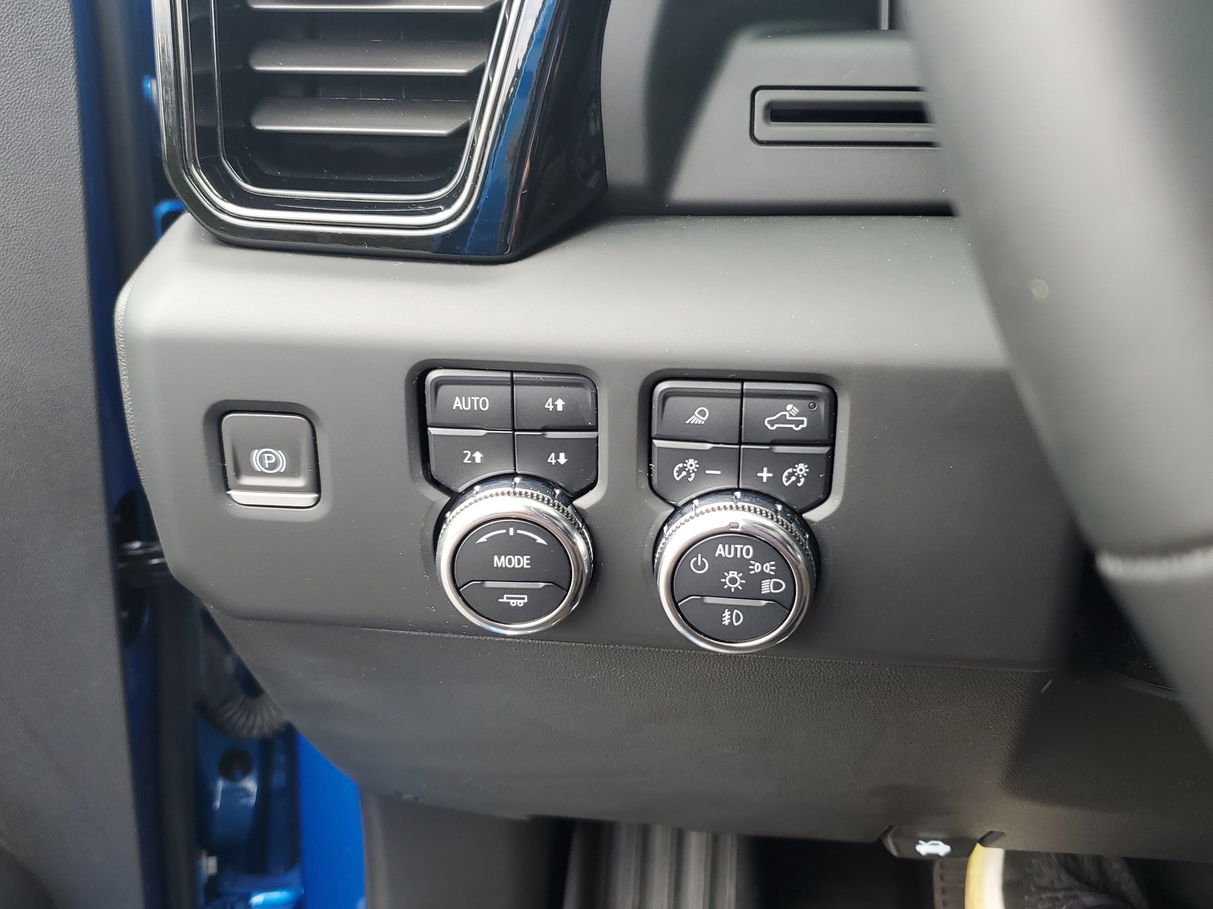 Used 2024 GMC Sierra 1500 AT4 w/ AT4 Premium Package image 19